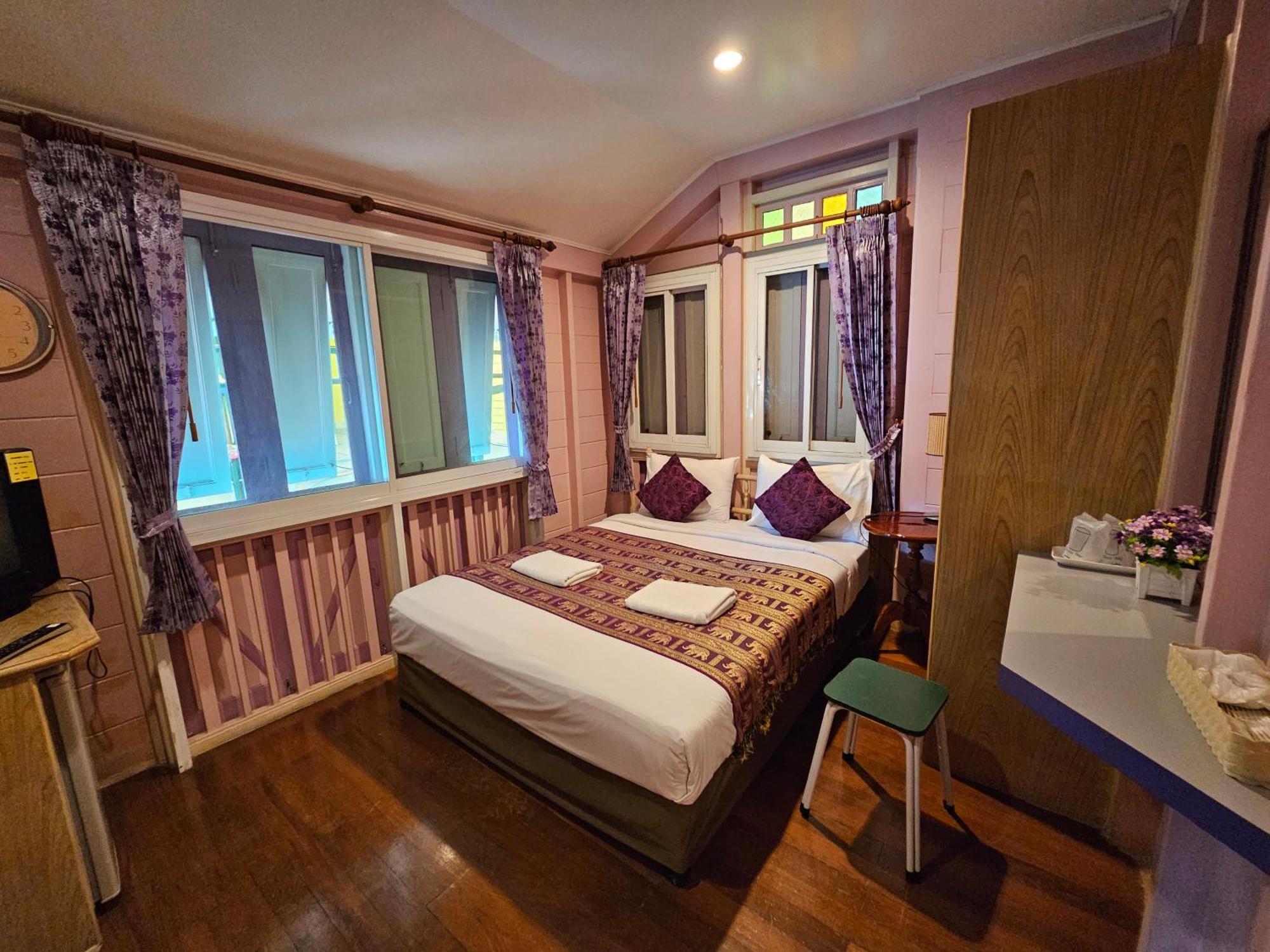 Superior Deluxe Double or Twin Room,1550788957:JPEG
