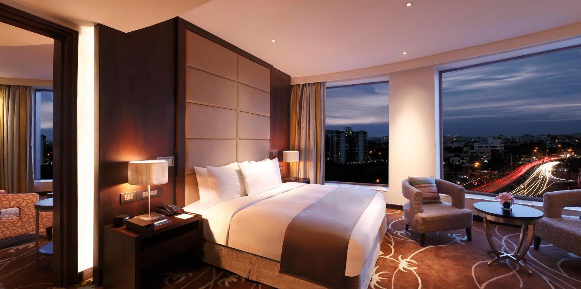 King Room with City View,1551488113:JPEG