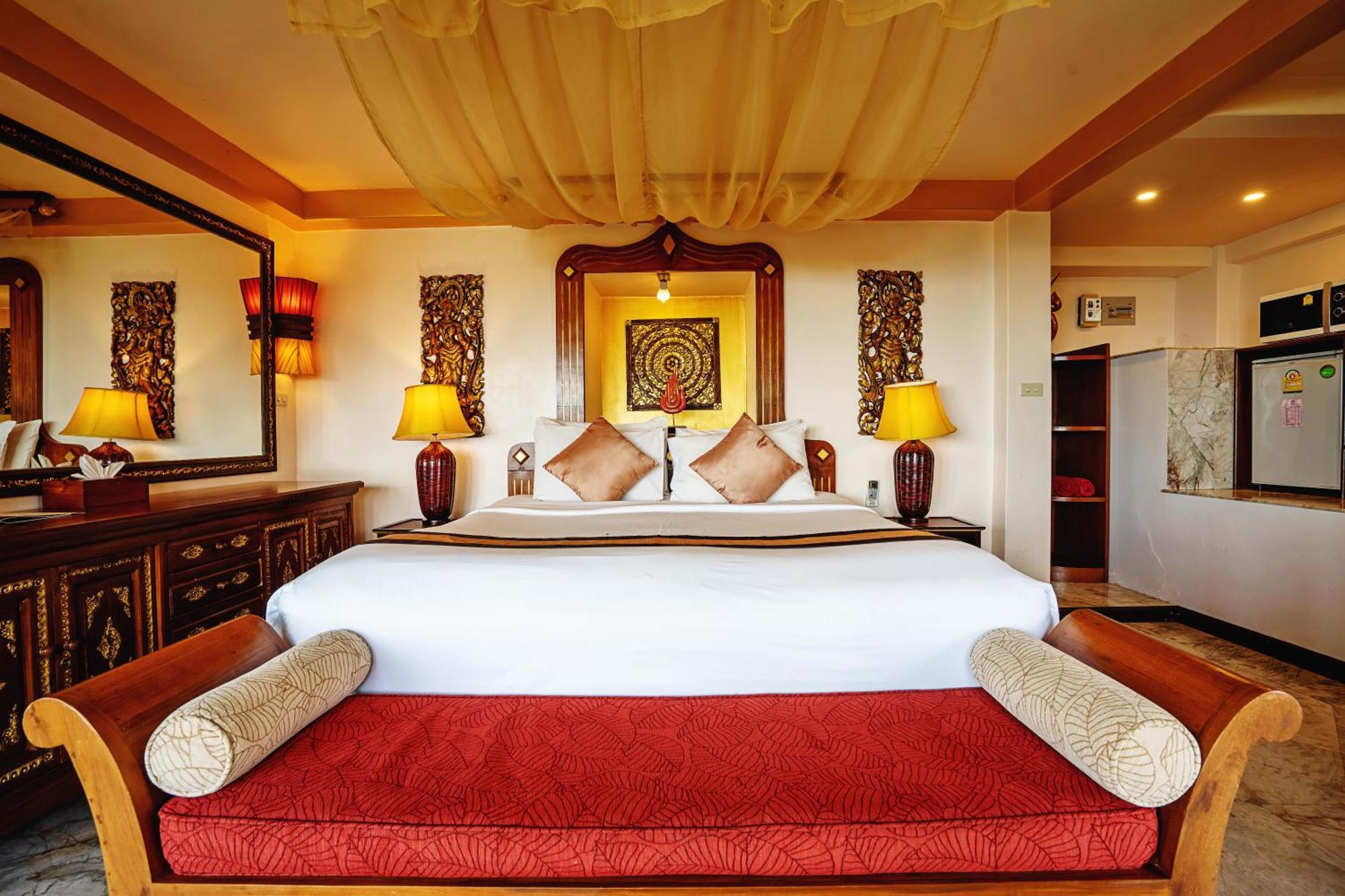 One-Bedroom Suite with Spa Bath - Partial Seaview,1555041349:JPEG