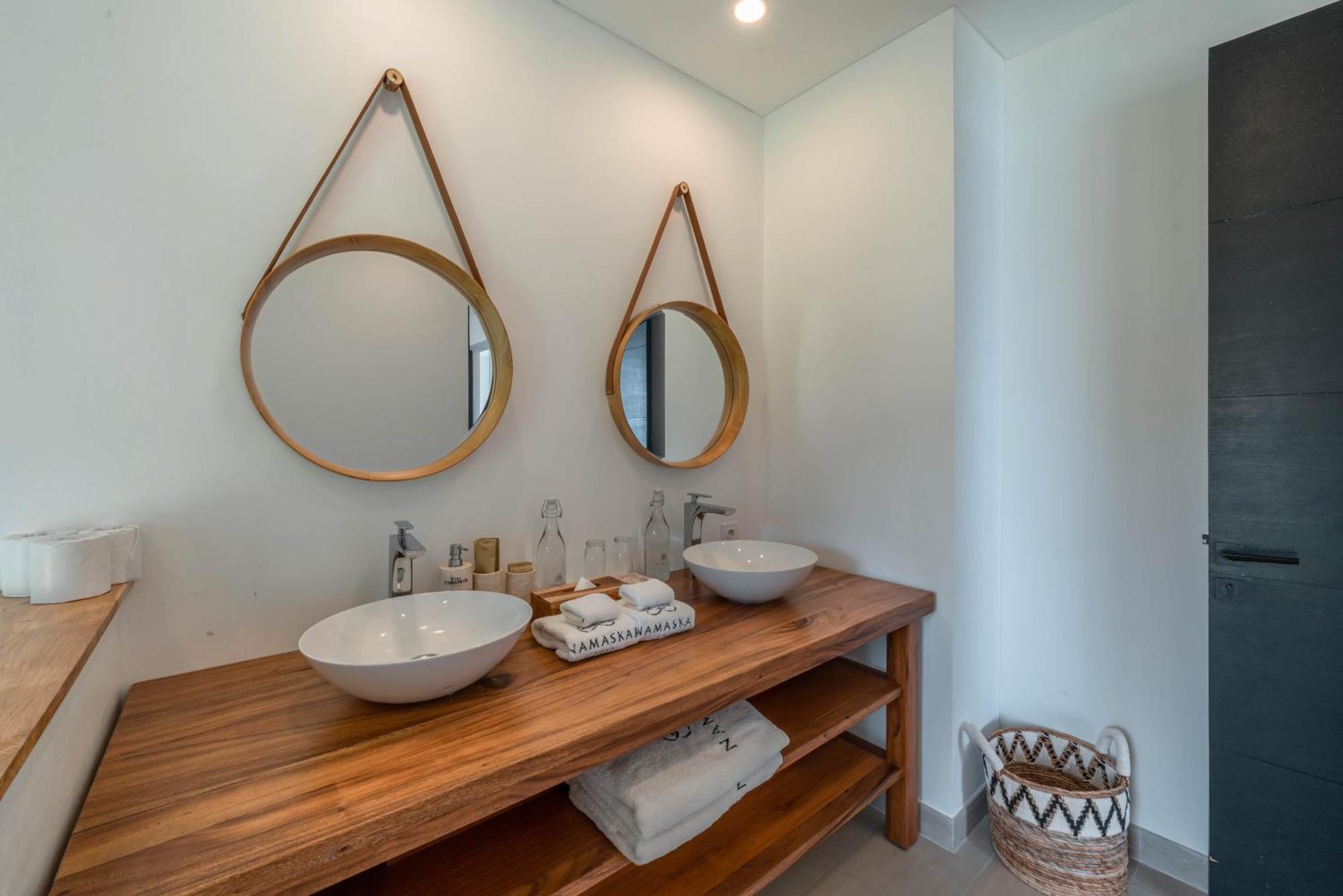 Villa,1568933762:JPEG