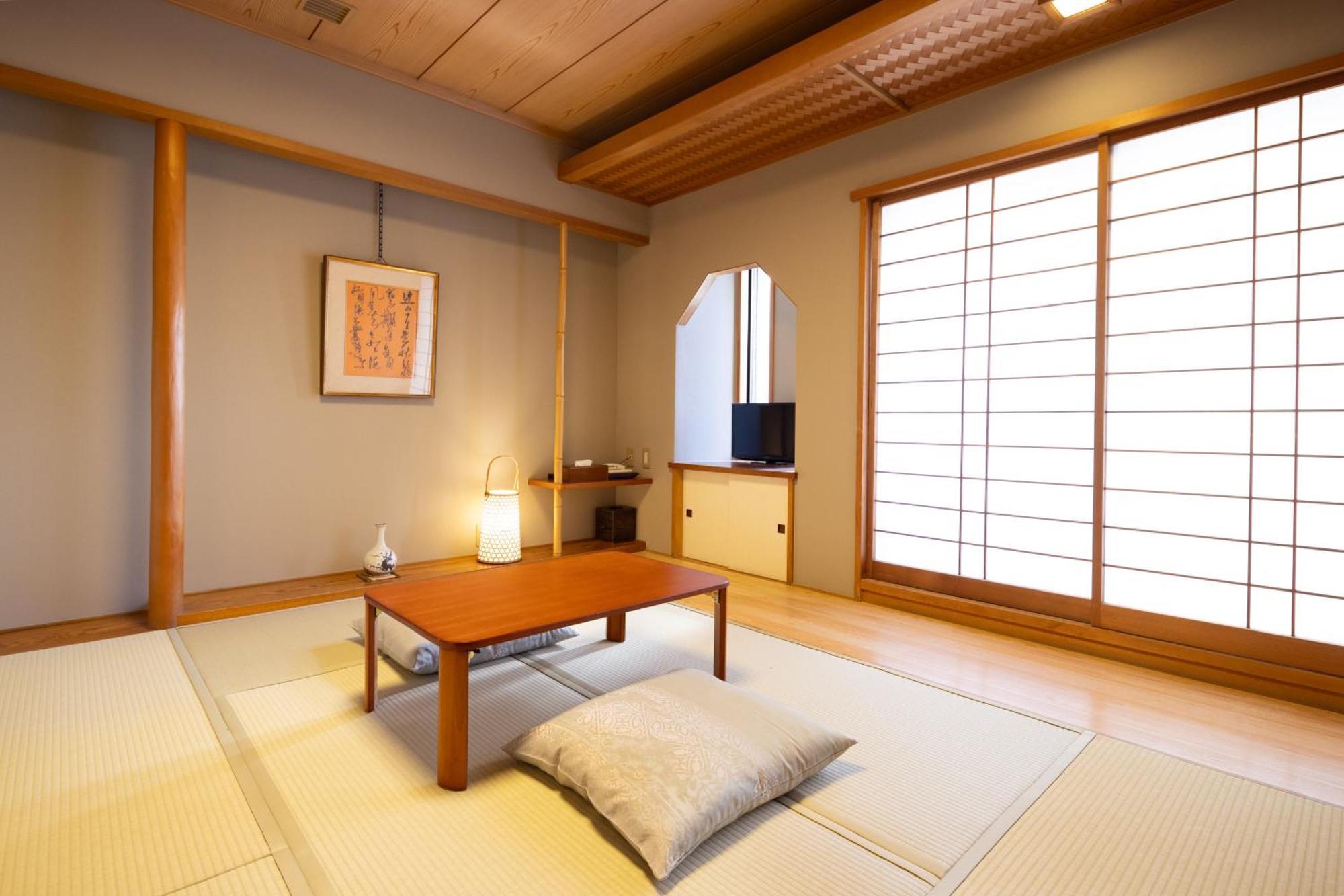 【Partly Renovated】Japanese-Style Twin Room KIKU Non-Smoking No Meals