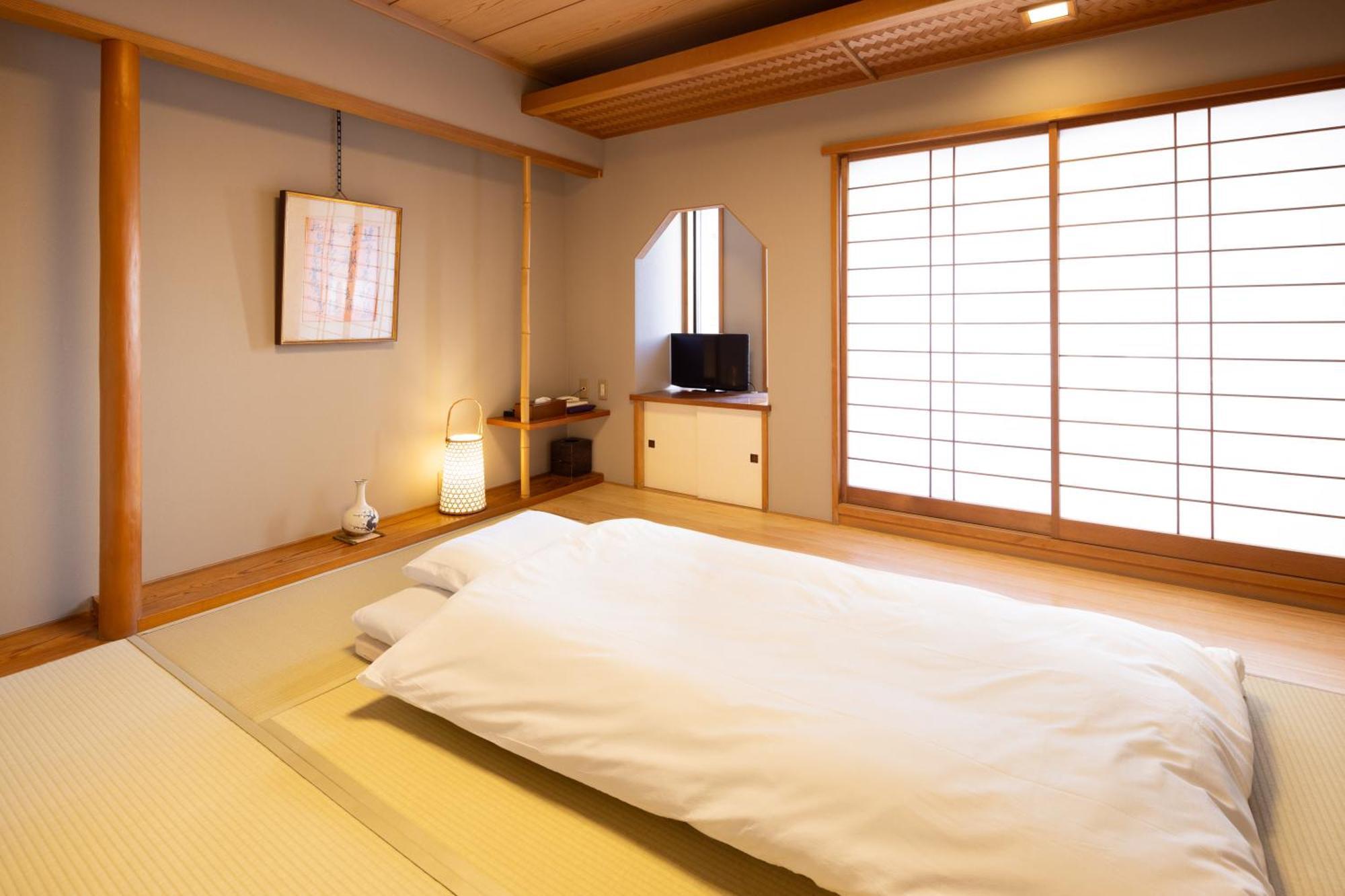 【Partly Renovated】Japanese-Style Twin Room KIKU Non-Smoking No Meals