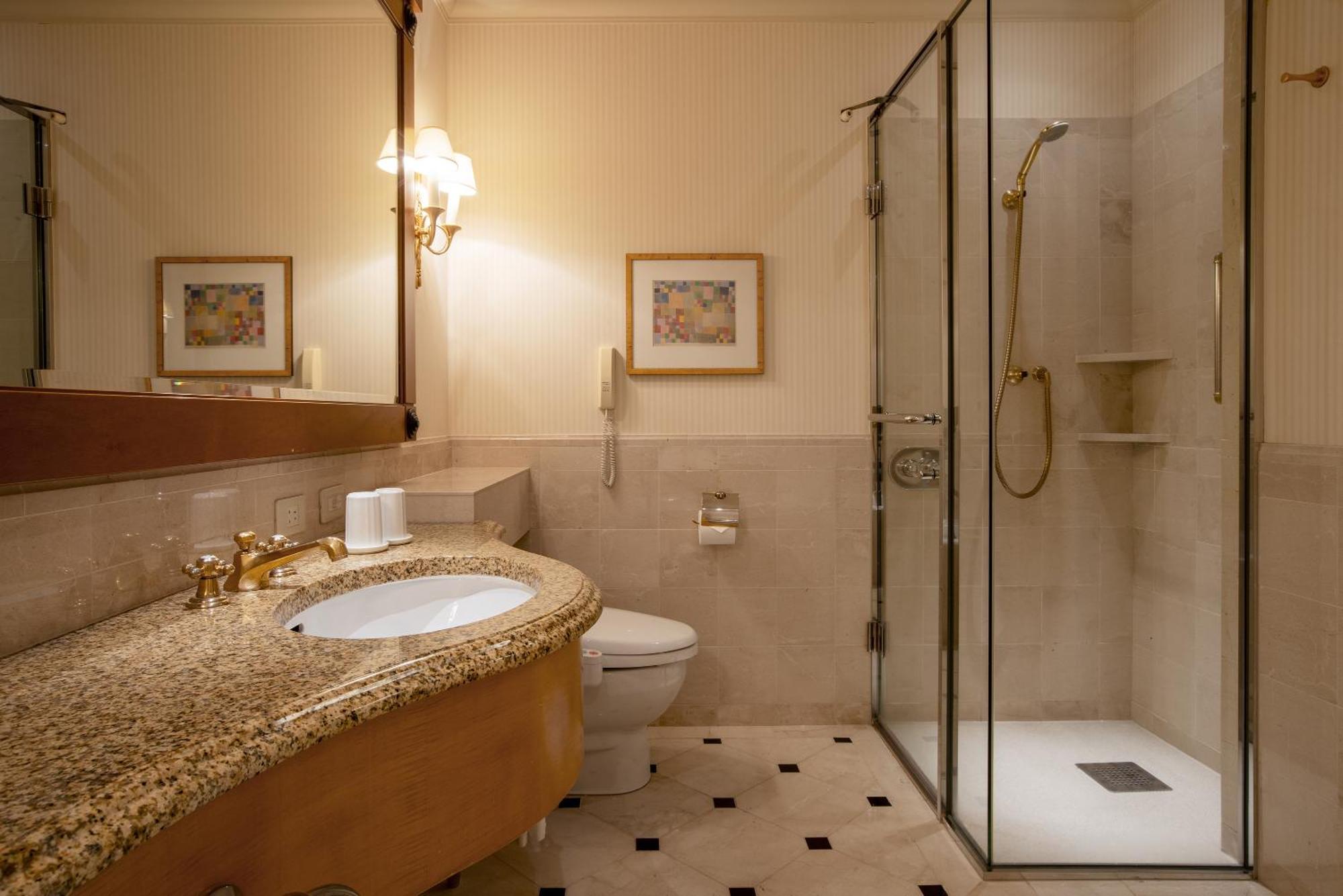 Executive 27th and 28th Floor Deluxe Twin Room - Non-Smoking,1583077045:JPEG