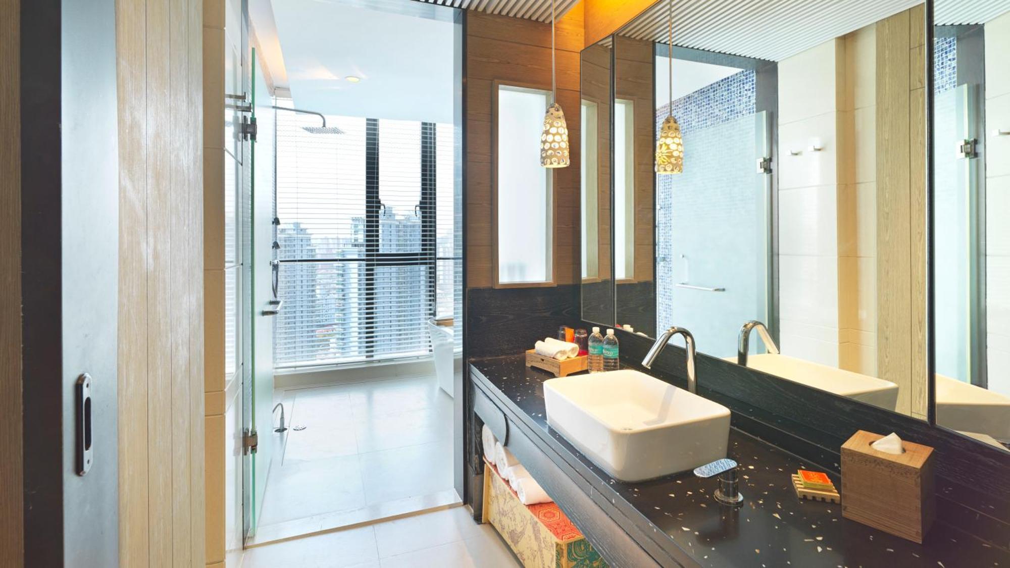 Habitación Estándar con cama extragrande y vistas al río