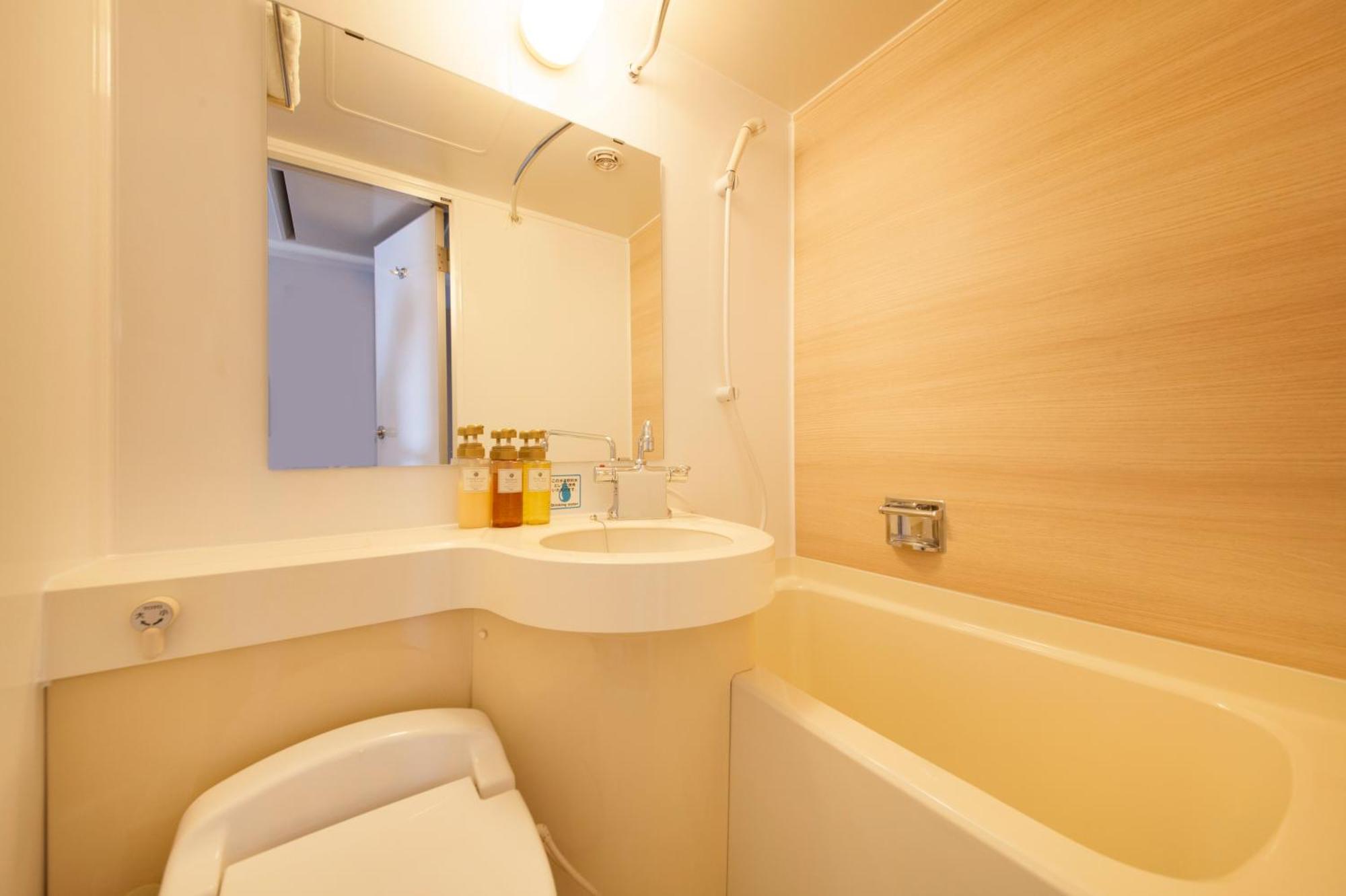 Deluxe Single Room - Smoking,1589526094:JPEG