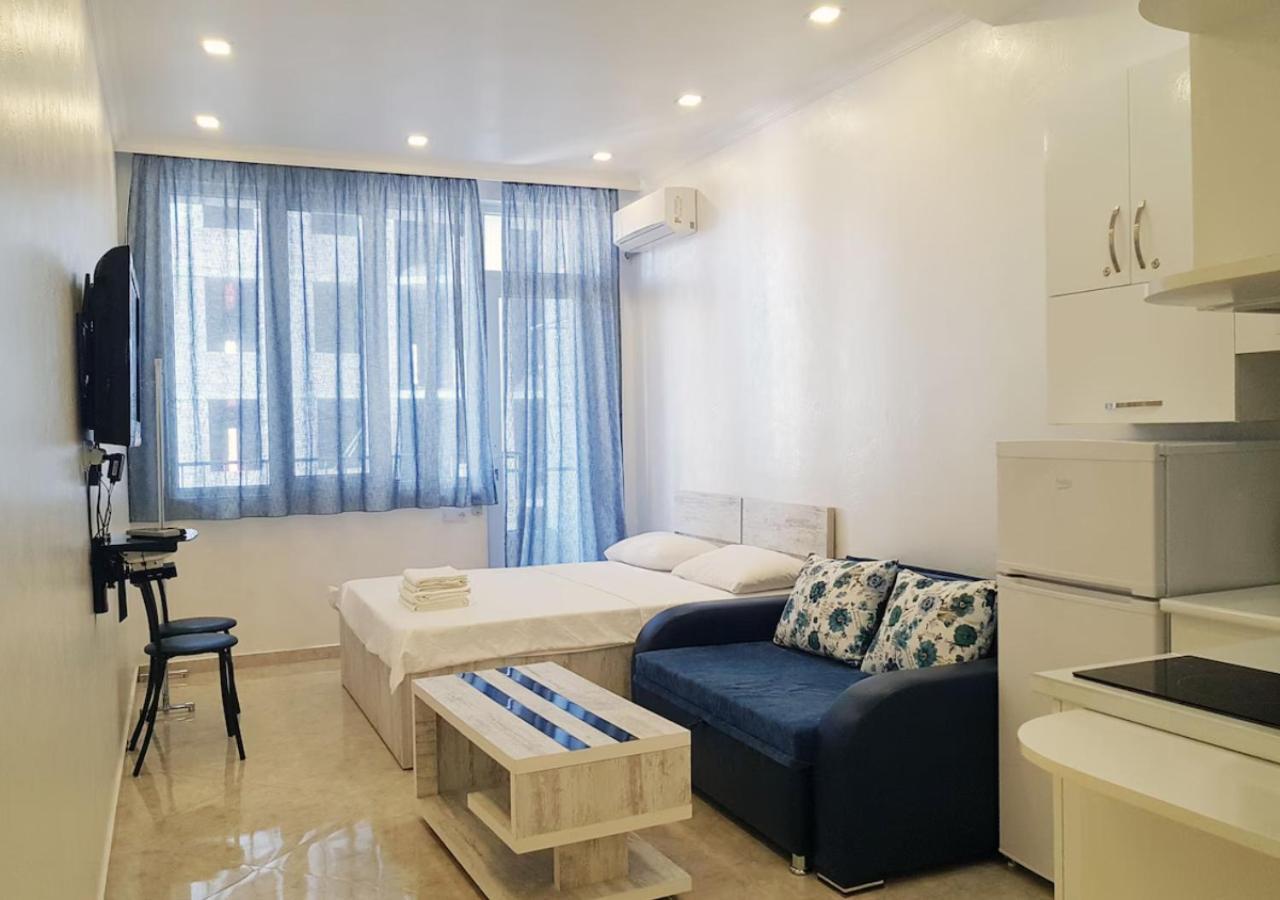 Studio,1592943836:JPEG