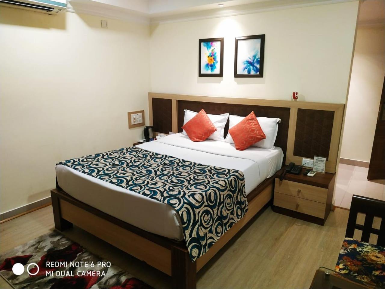 Deluxe Double Room,1596041419:JPEG