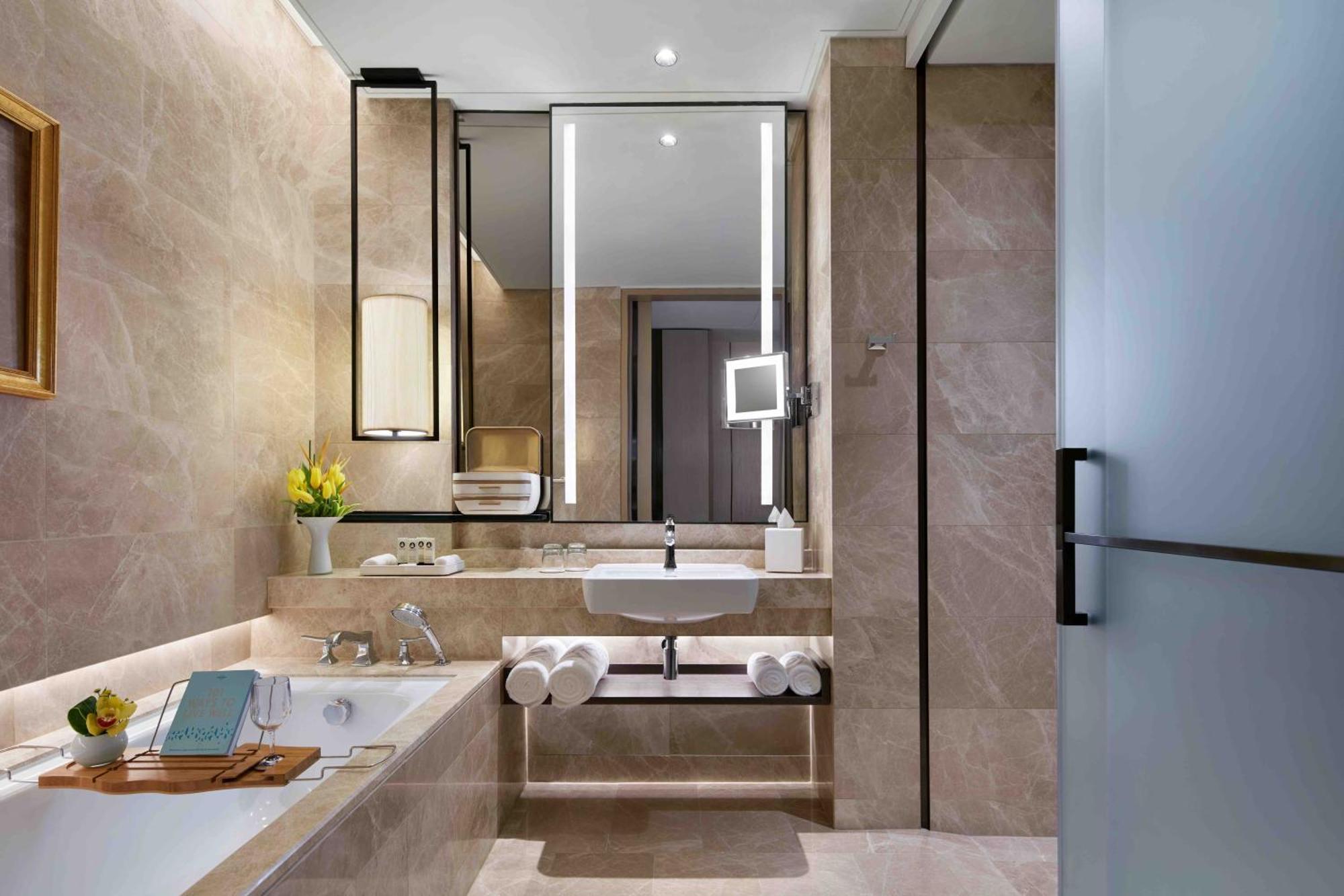 LUXURY CLUB ROOM, Club Millésime Access, 1 King Bed, Heritage or Pool View, High Floor,1714082952:JPEG