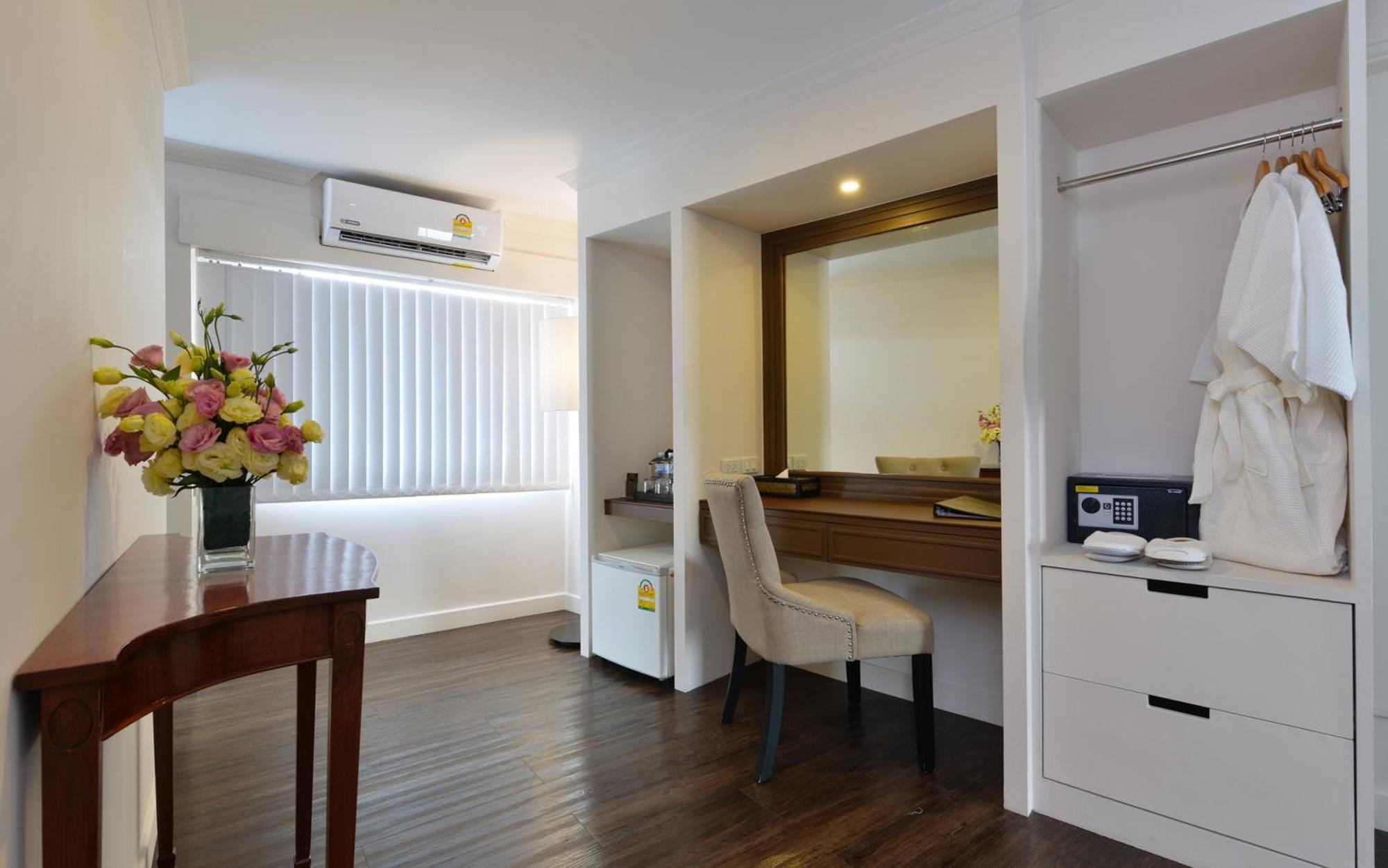 Junior Suite,1606597448:JPEG