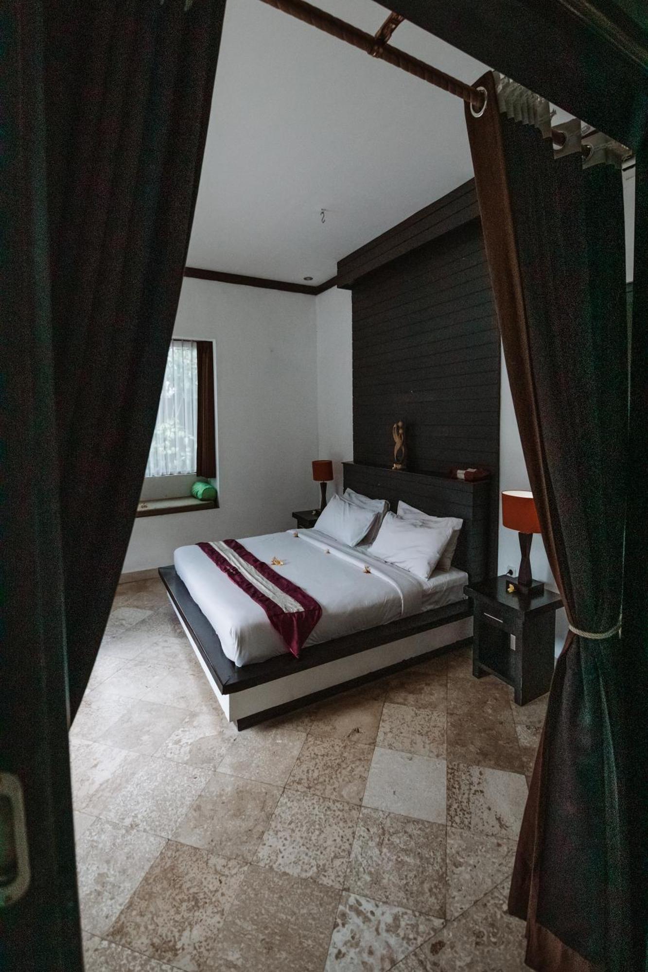 Villa with Private Pool,1607225827:JPEG