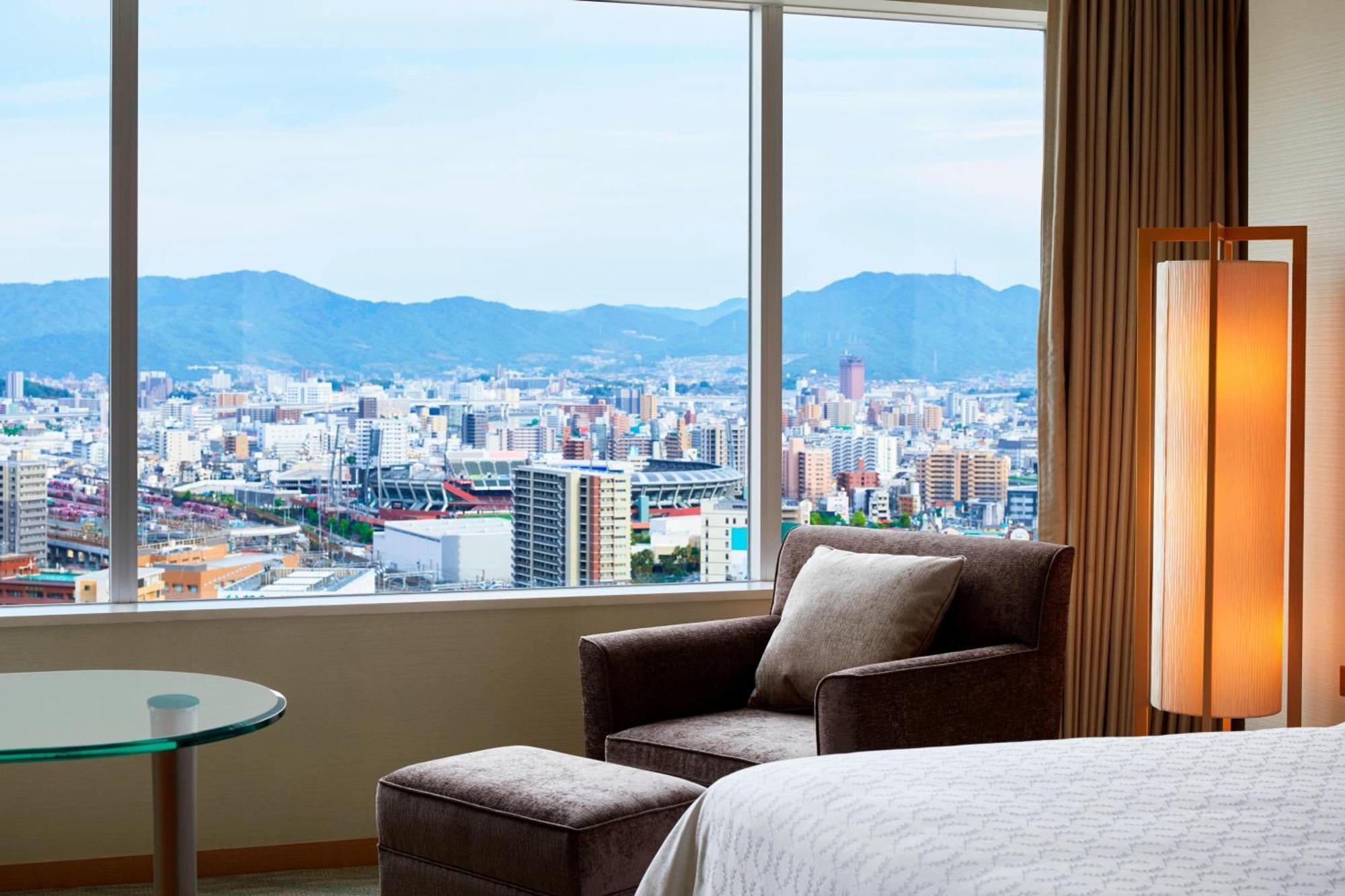 Deluxe Twin Room 2 Double City View