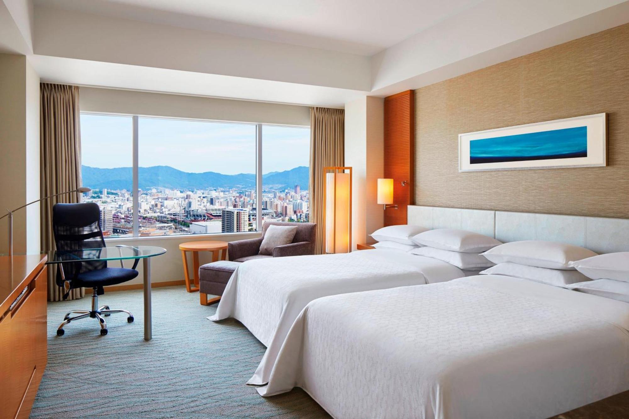 Deluxe Twin Room 2 Double City View