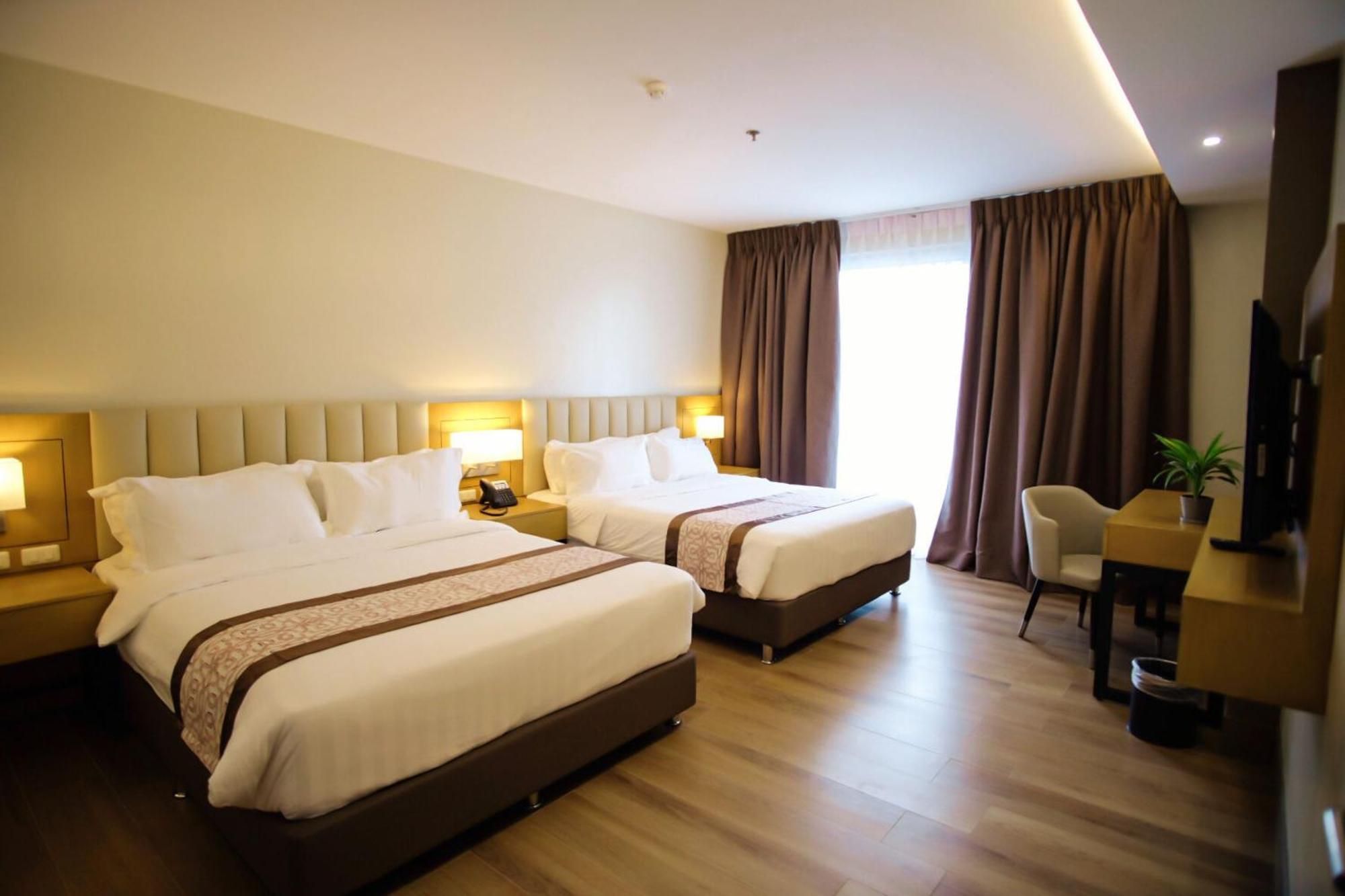 Deluxe Family Room
