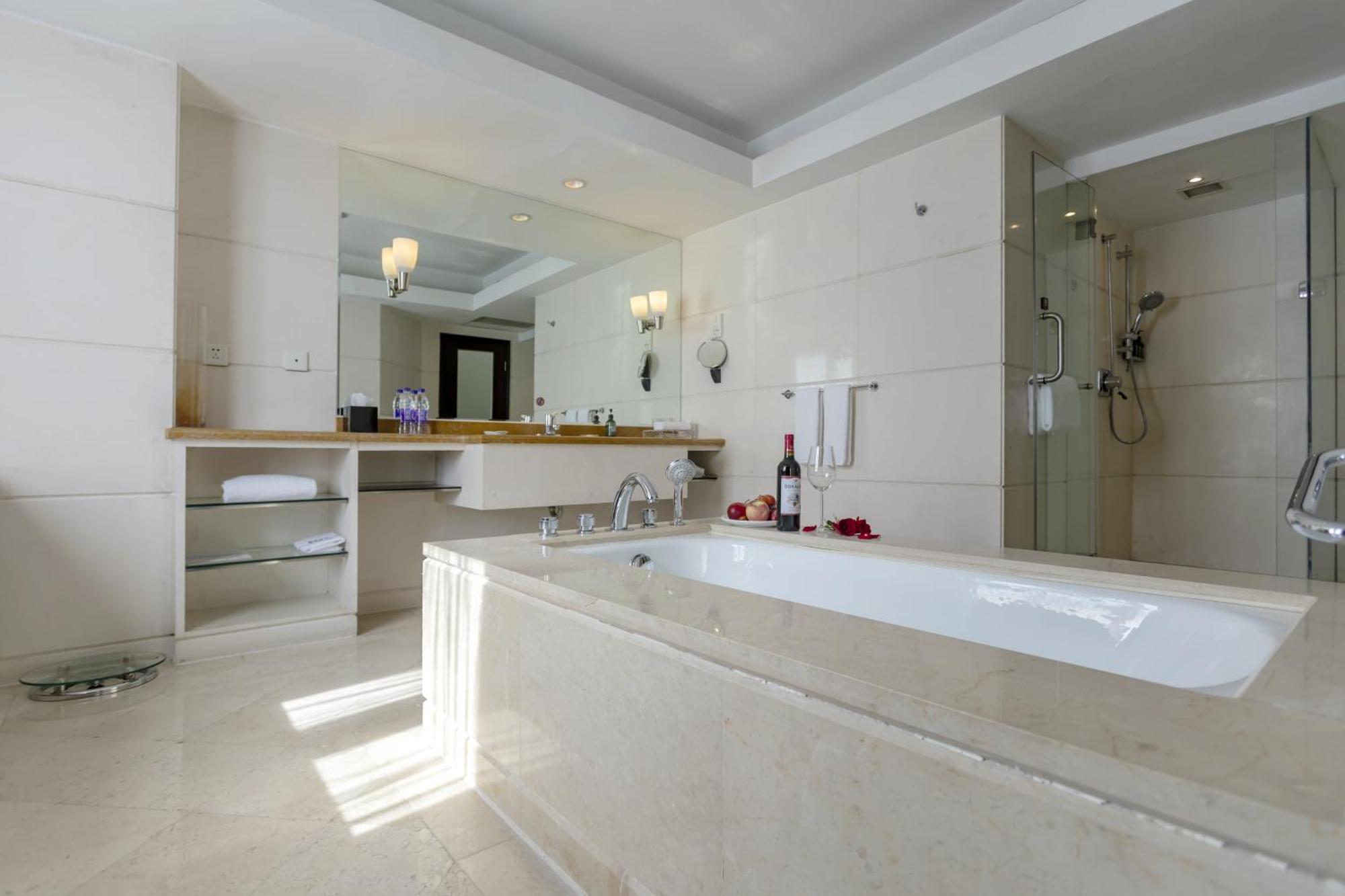 Family Room Bath,1620590995:JPEG