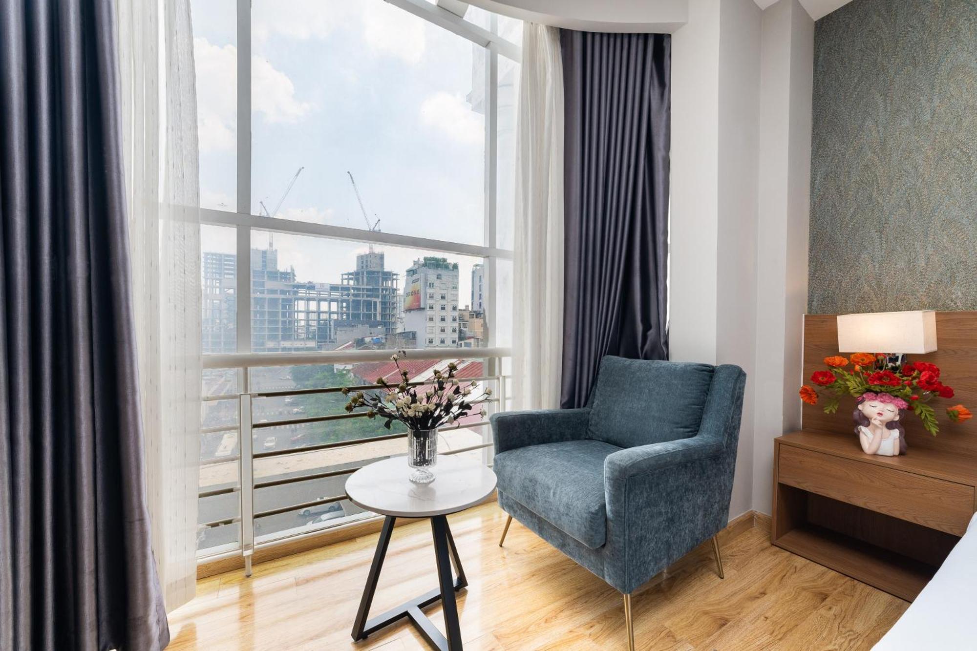 Galaxy Double View Ben Thanh Market,1620995252:JPEG