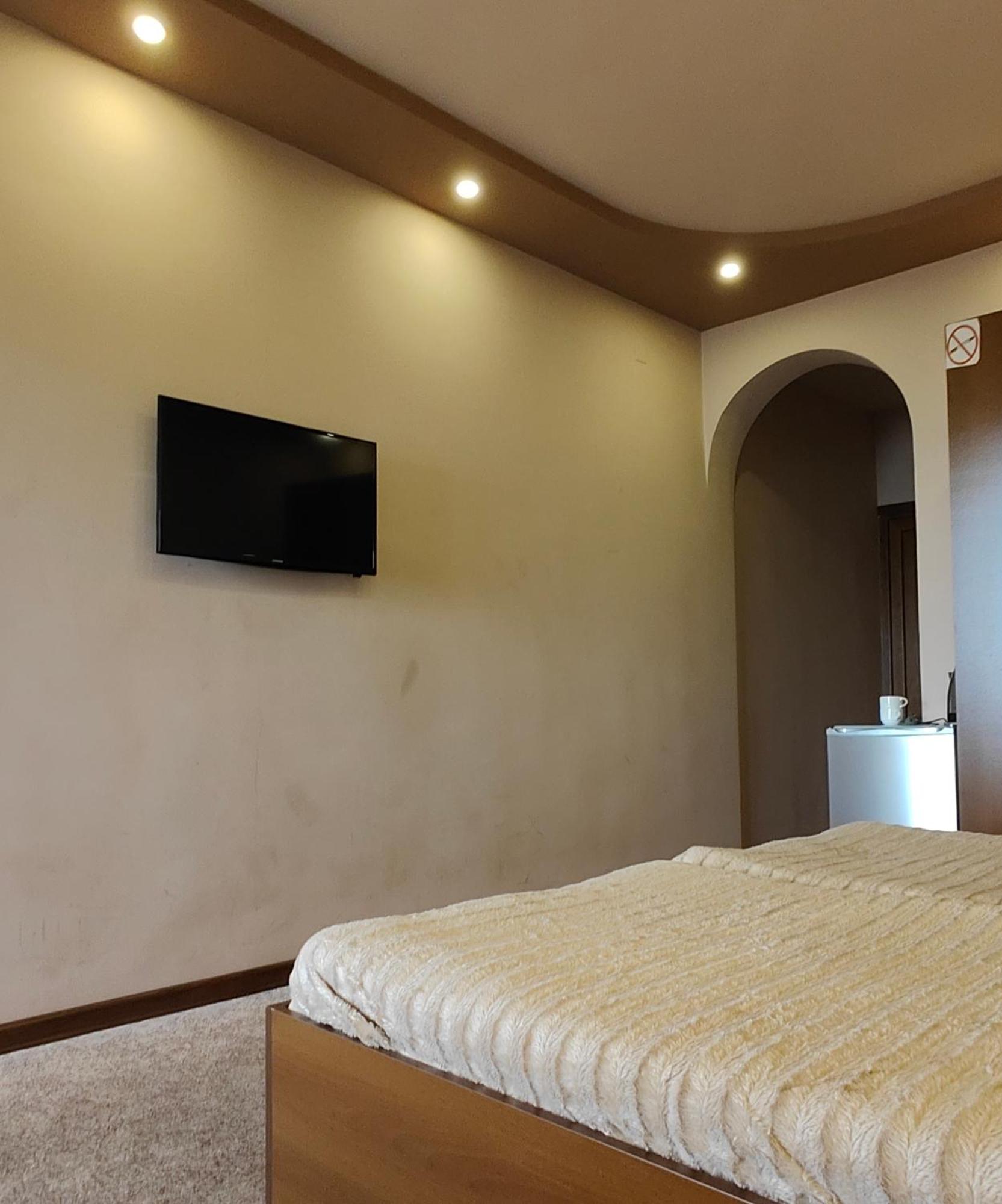 Large Double or Twin Room