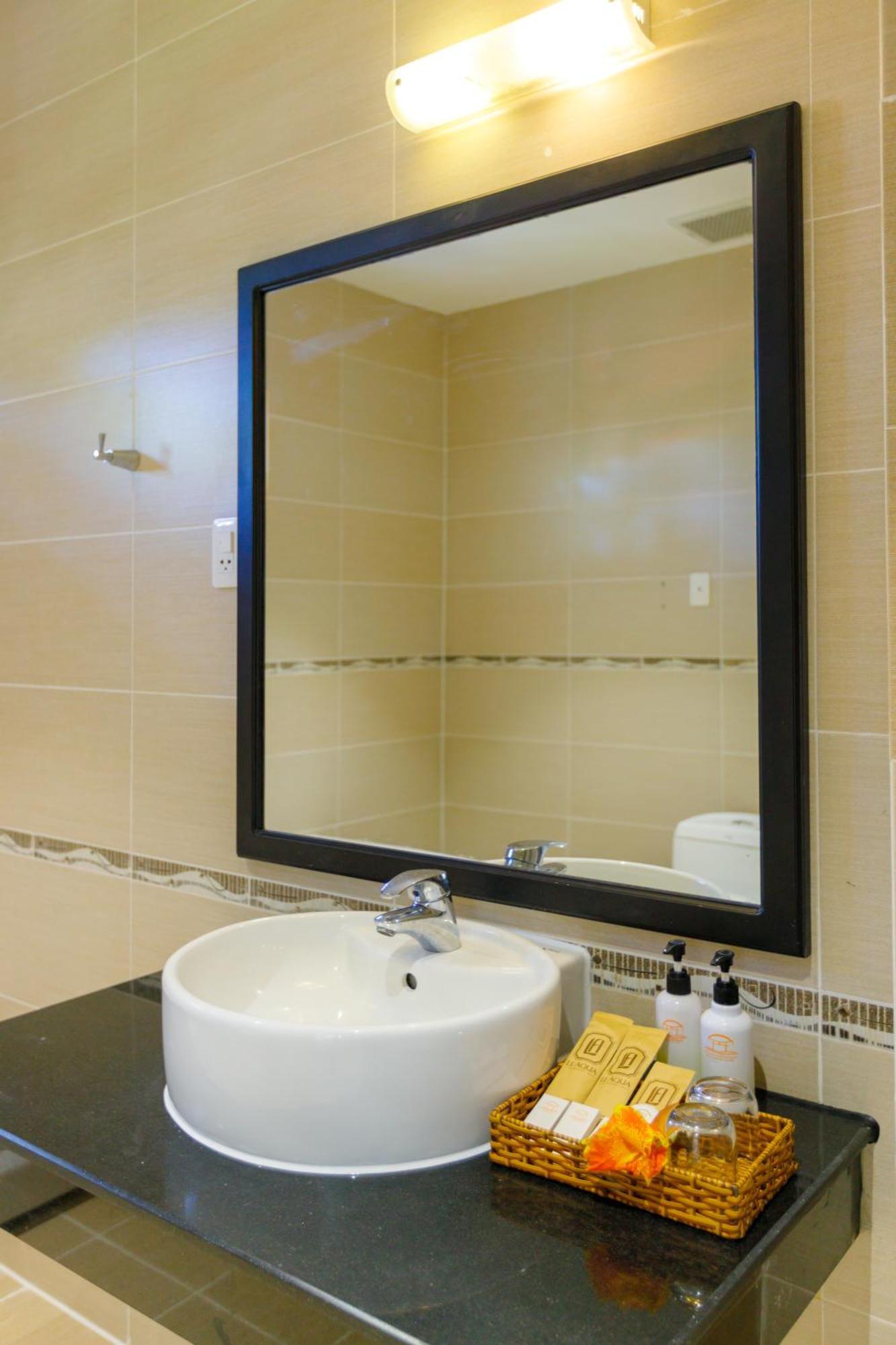 Studio with Sea View,1626359990:JPEG