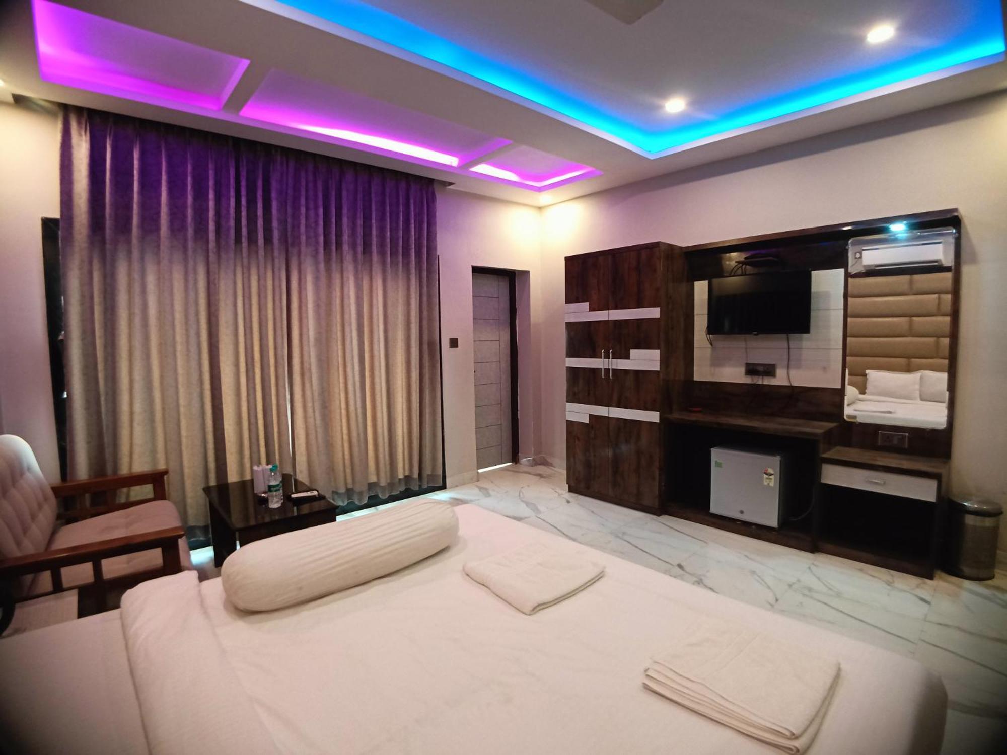 Executive Room with Side Sea View,1628949731:JPEG