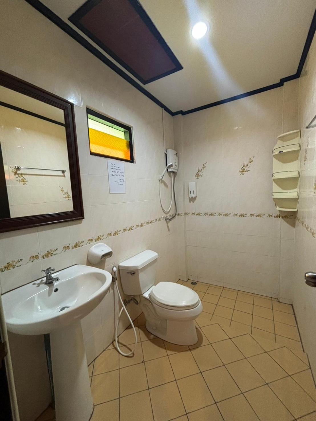 Triple Room,1630875392:JPEG