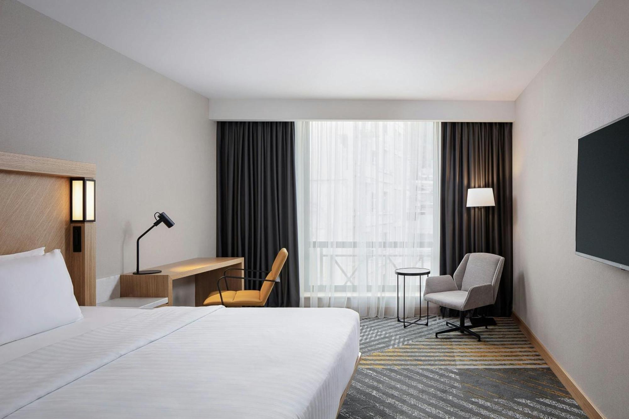 Deluxe Room 1 King,1632244468:JPEG