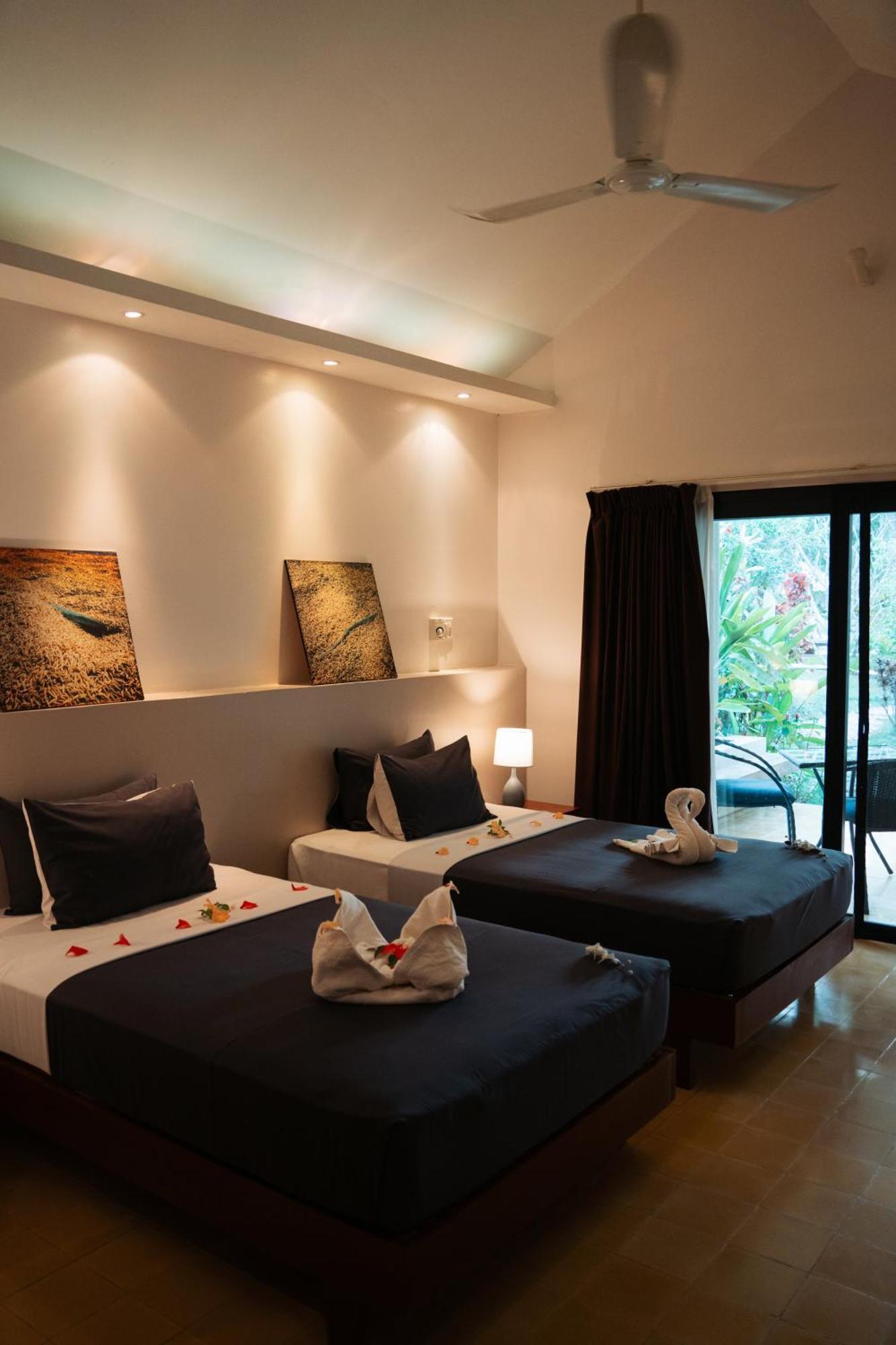 Family Room,1633686651:JPEG