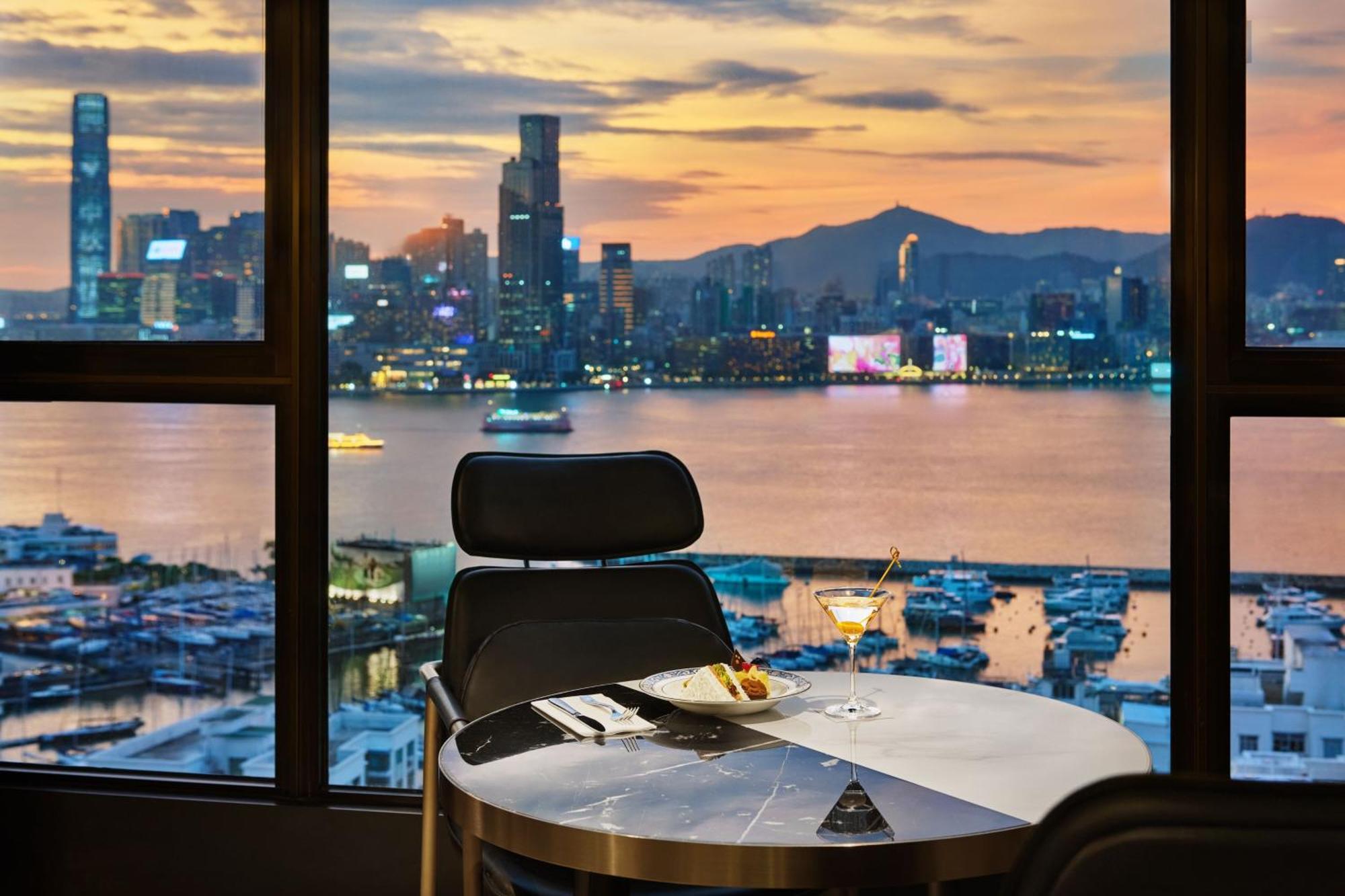 Executive King Room with Lounge Access and City View