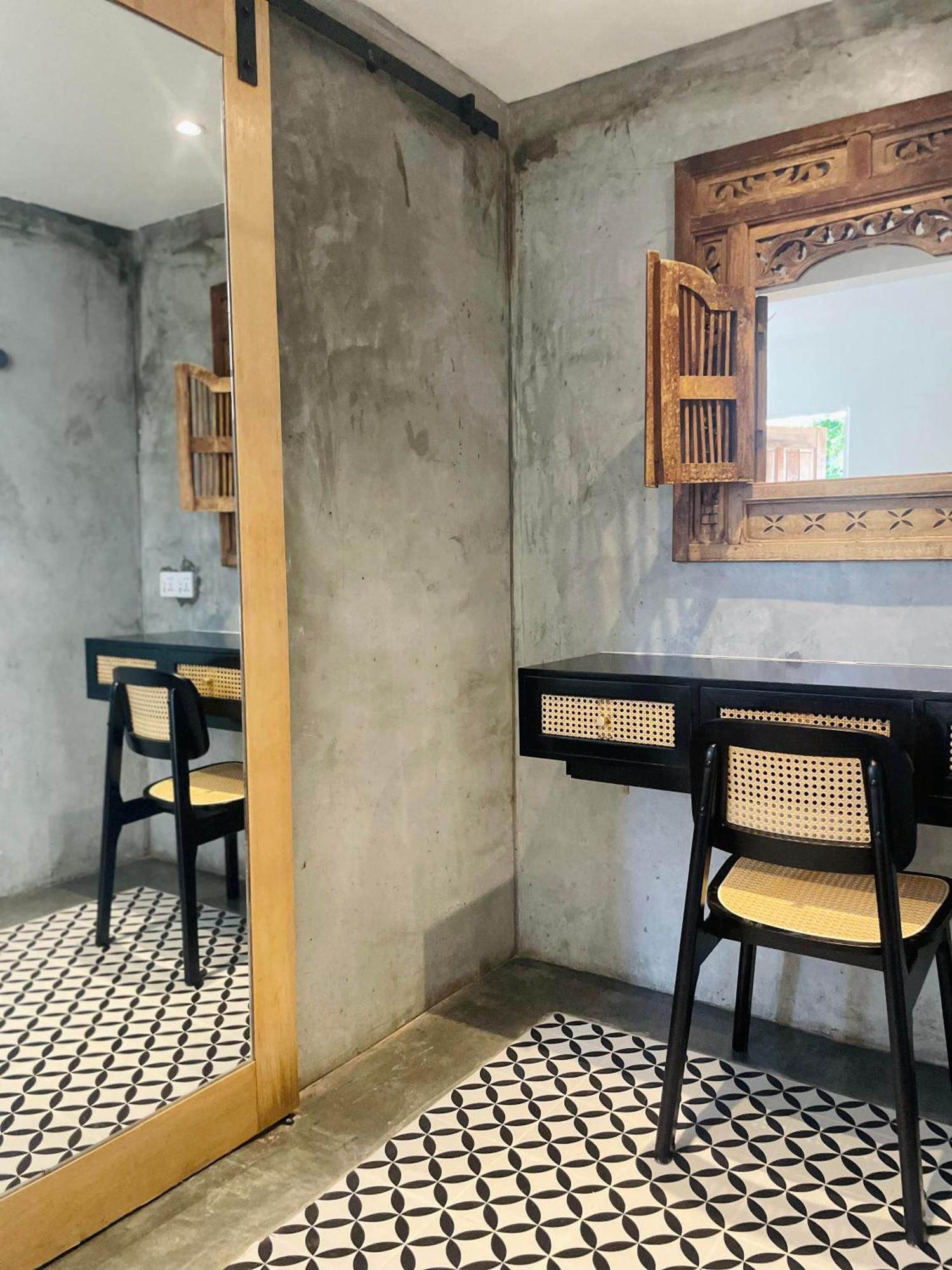 Deluxe Double Room,1638466644:JPEG