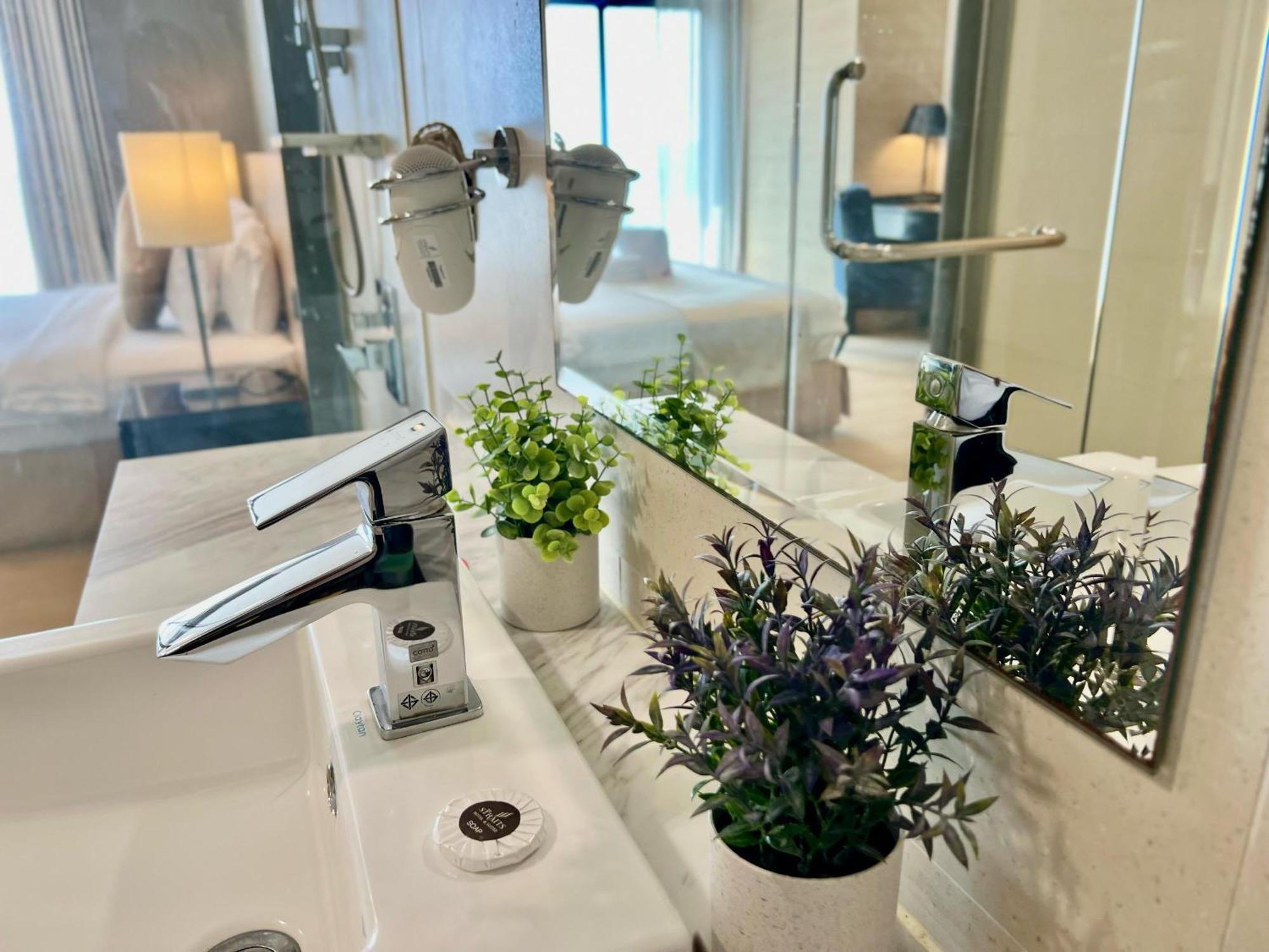 Deluxe King Room,1645680772:JPEG