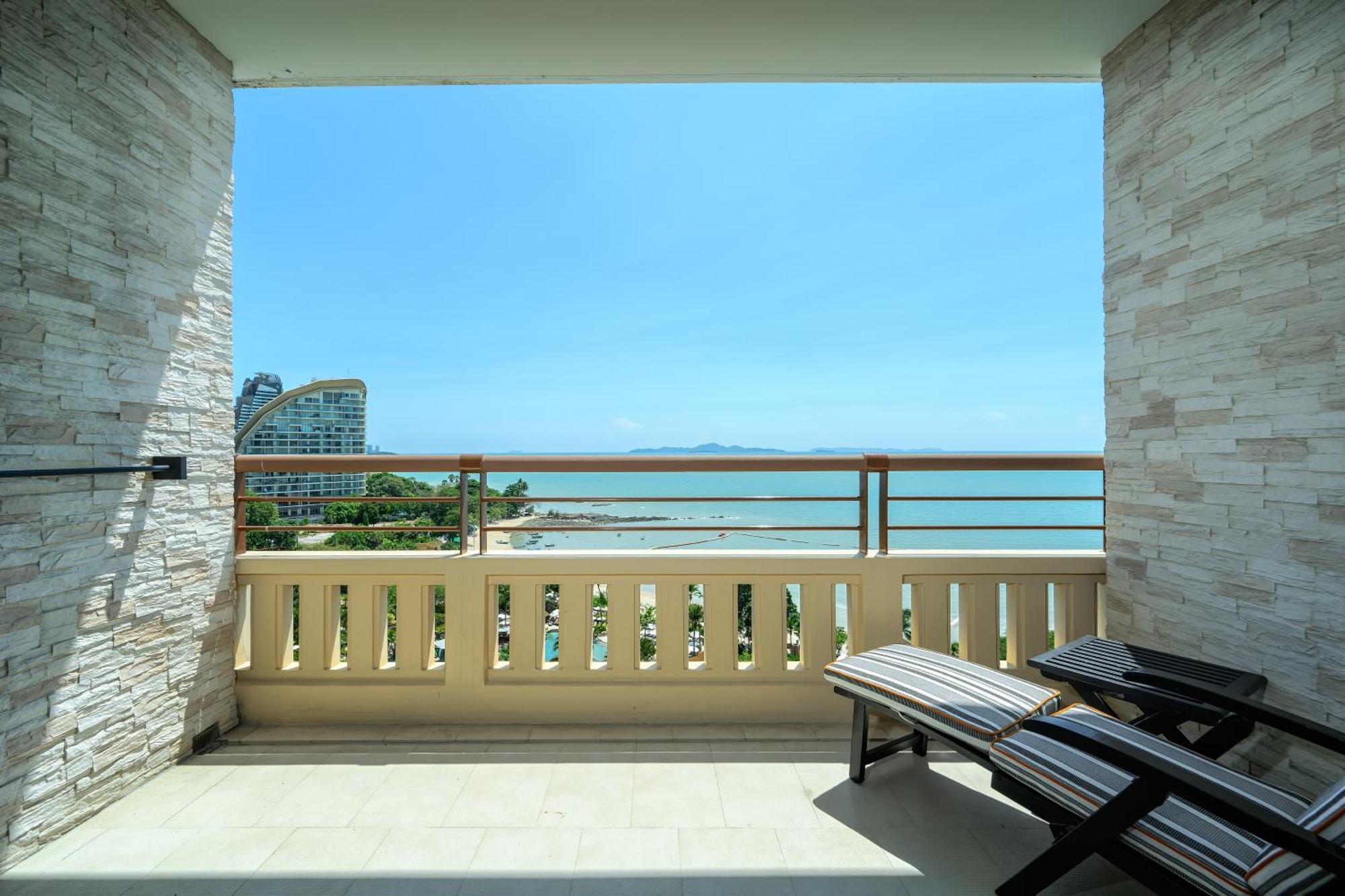 Club Mirage Premium Deluxe Ocean View King,1656180267:JPEG