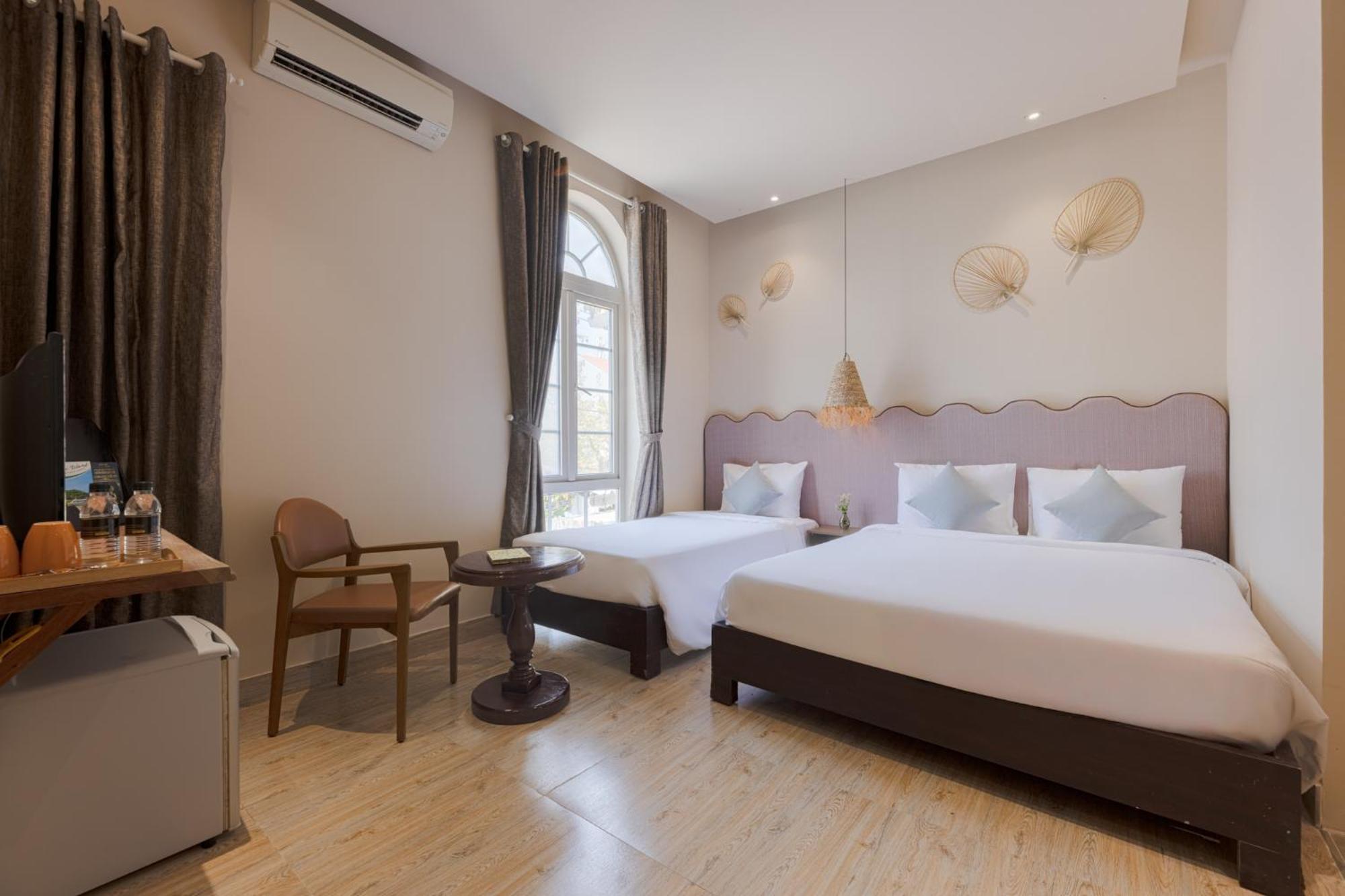 Triple Room with City View
