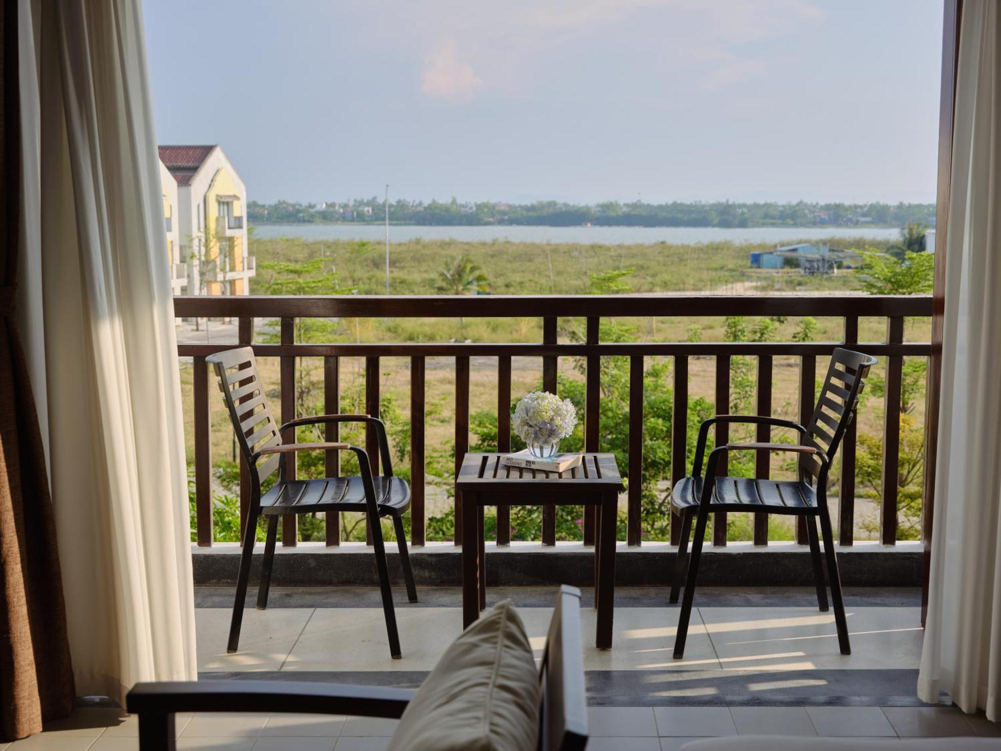 Deluxe Double or Twin Room with Balcony and River View,1664680210:JPEG