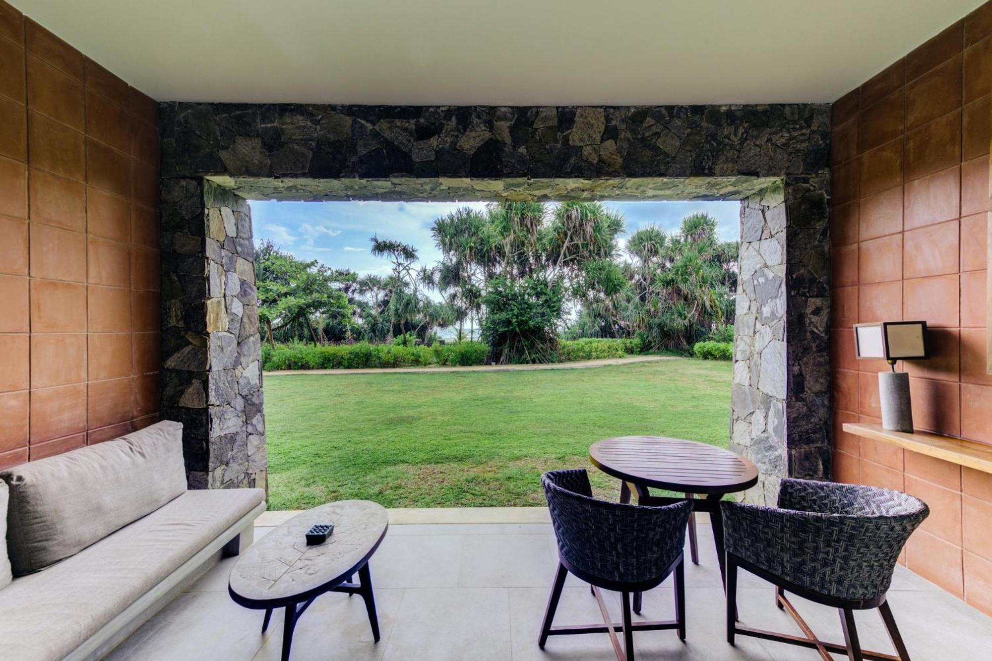 Luxury Seafront Garden on SPA & on F&B,1666063075:JPEG