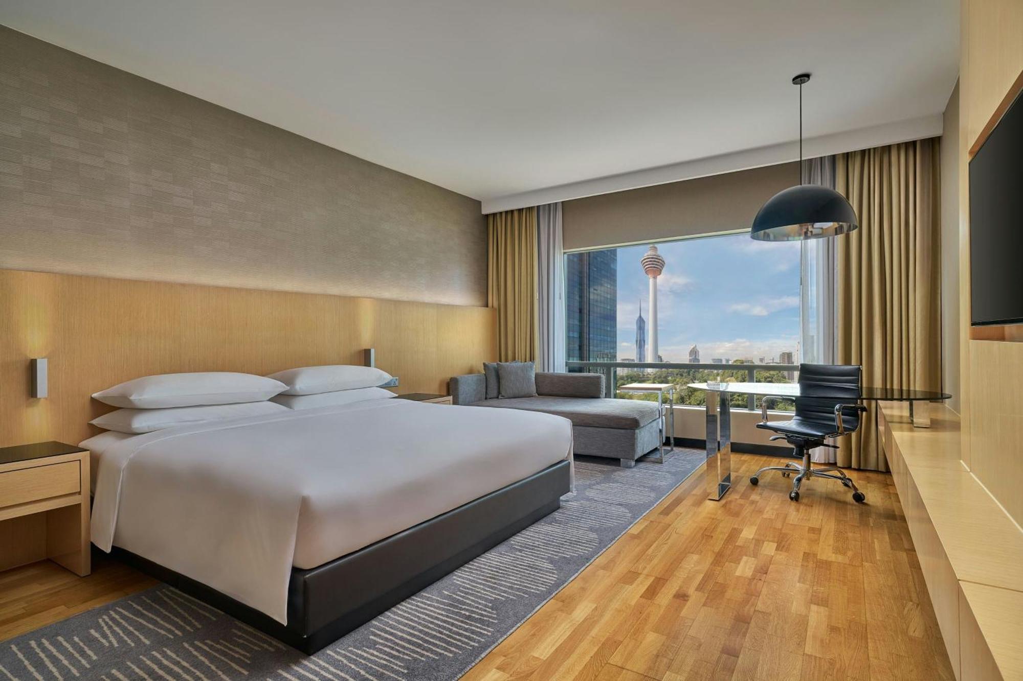 Deluxe Menara KL King Room Sofa Bed