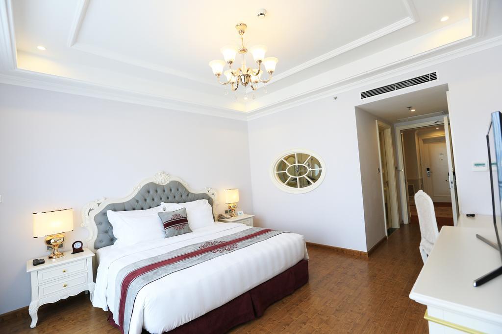 Deluxe King Bed,218027273:JPEG
