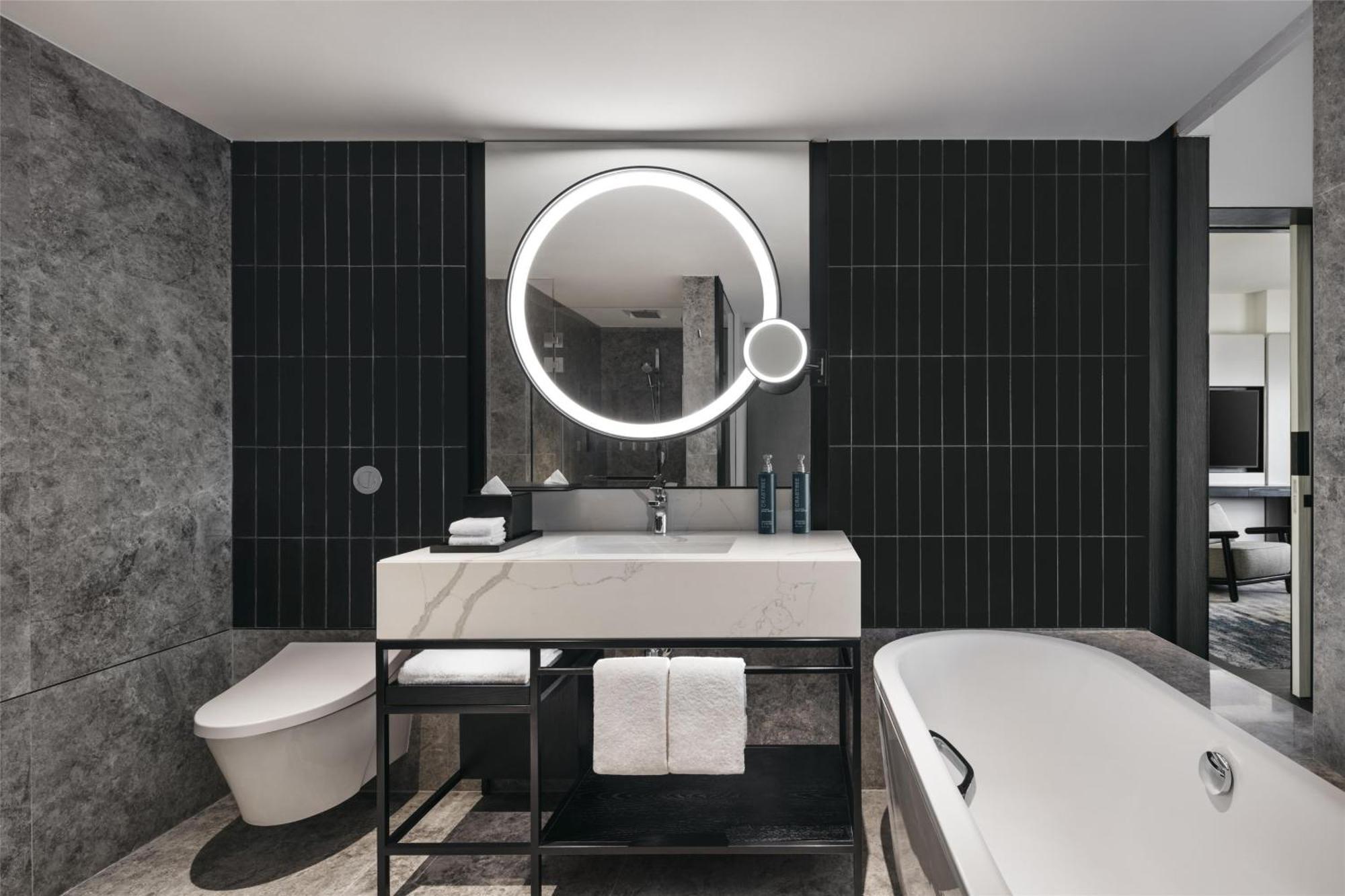 King Suite with Marina Bay View and Lounge Access,1673927419:JPEG