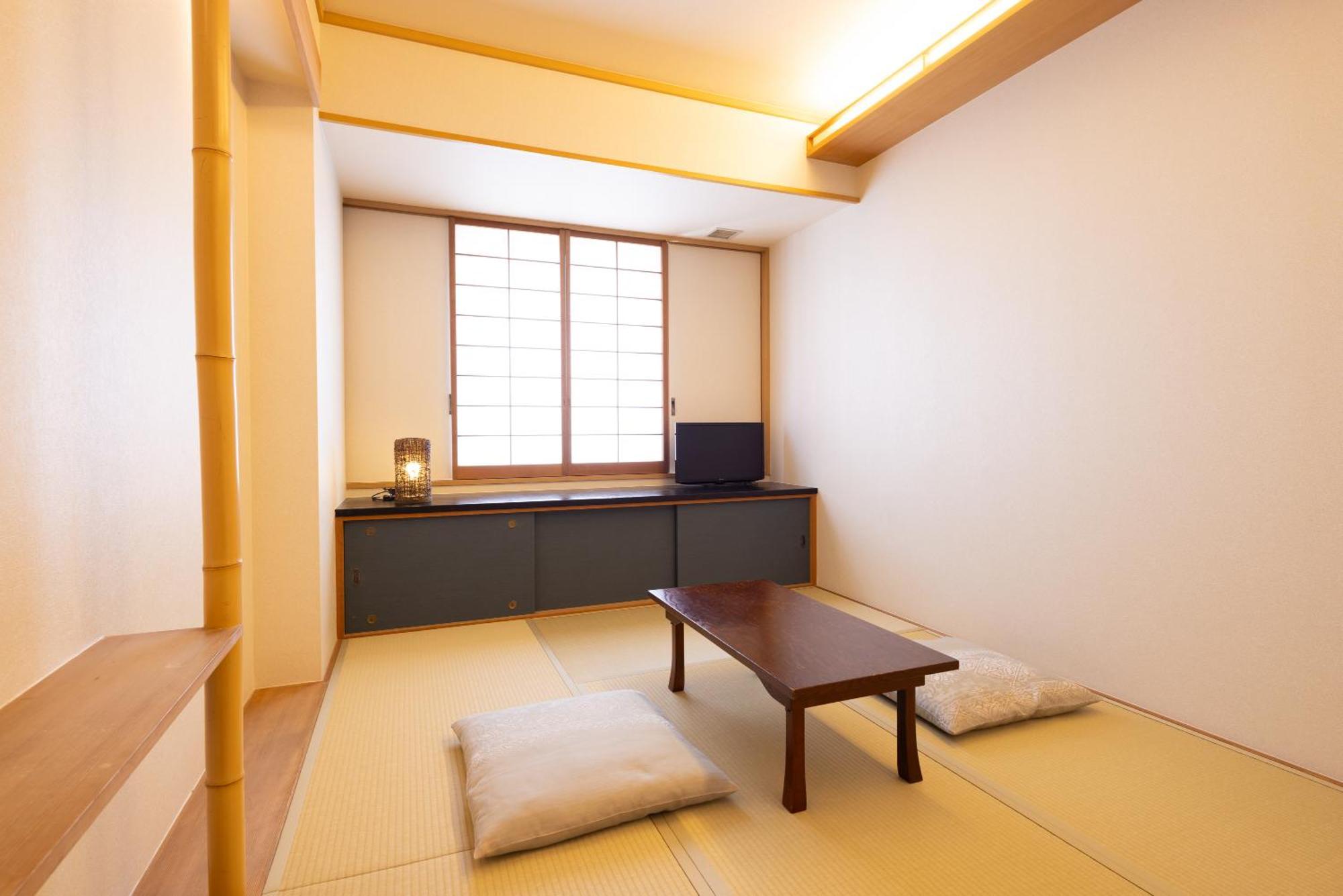 【Partly Renovated】Japanese-Style Small Twin Room SAKURA Non-Smoking No Meals