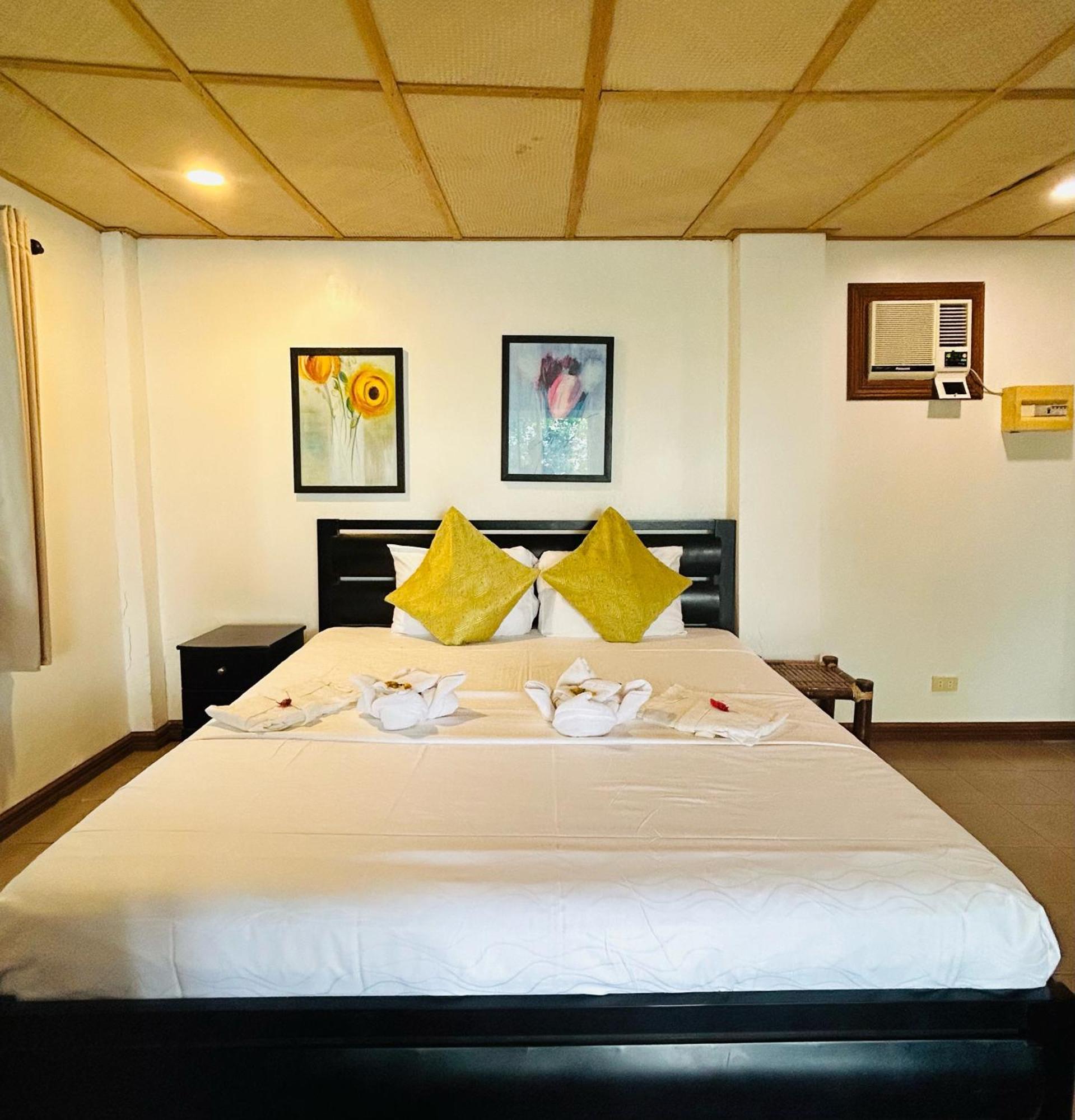 Deluxe Garden View Room