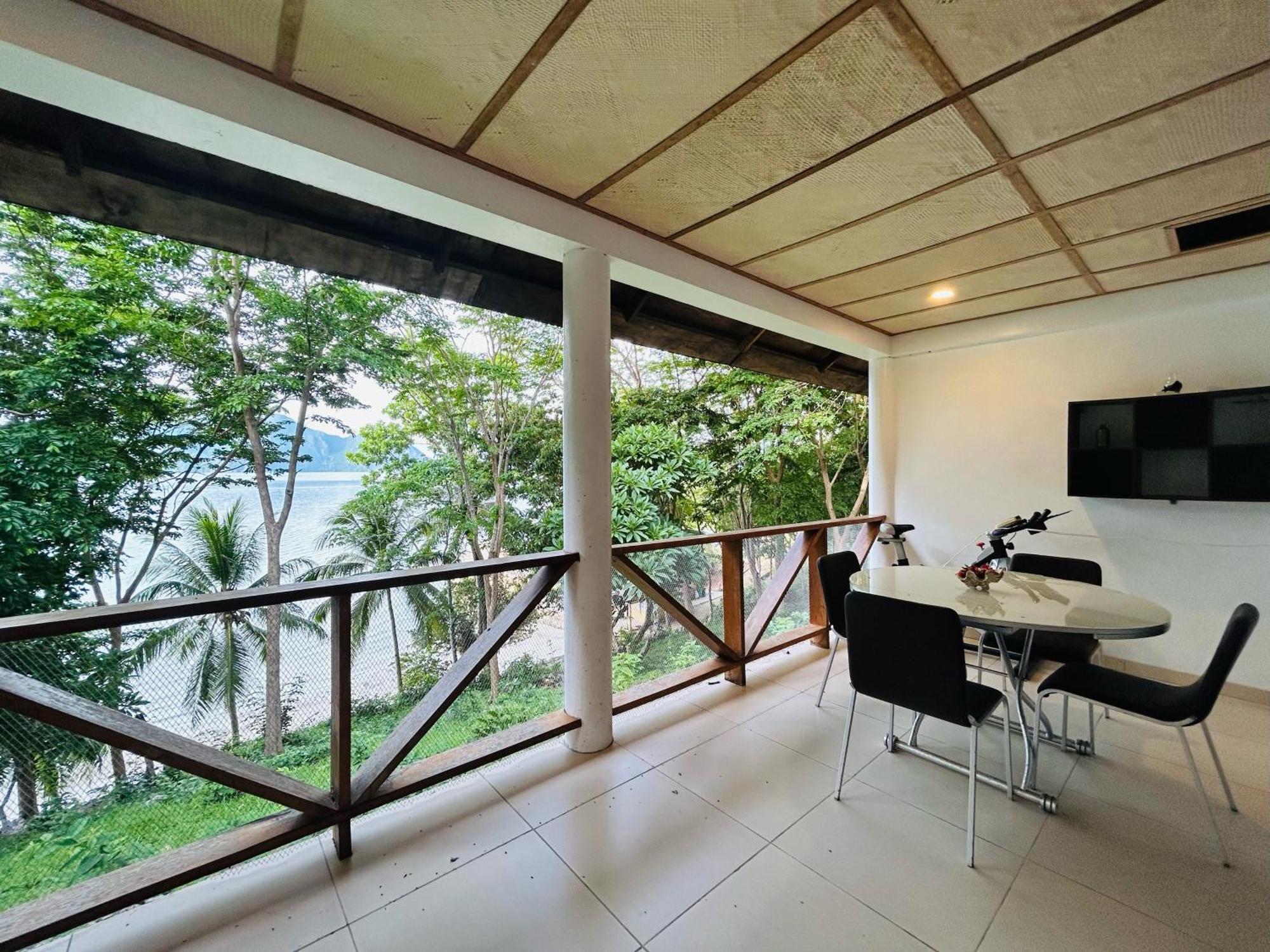 Deluxe Sea View Room