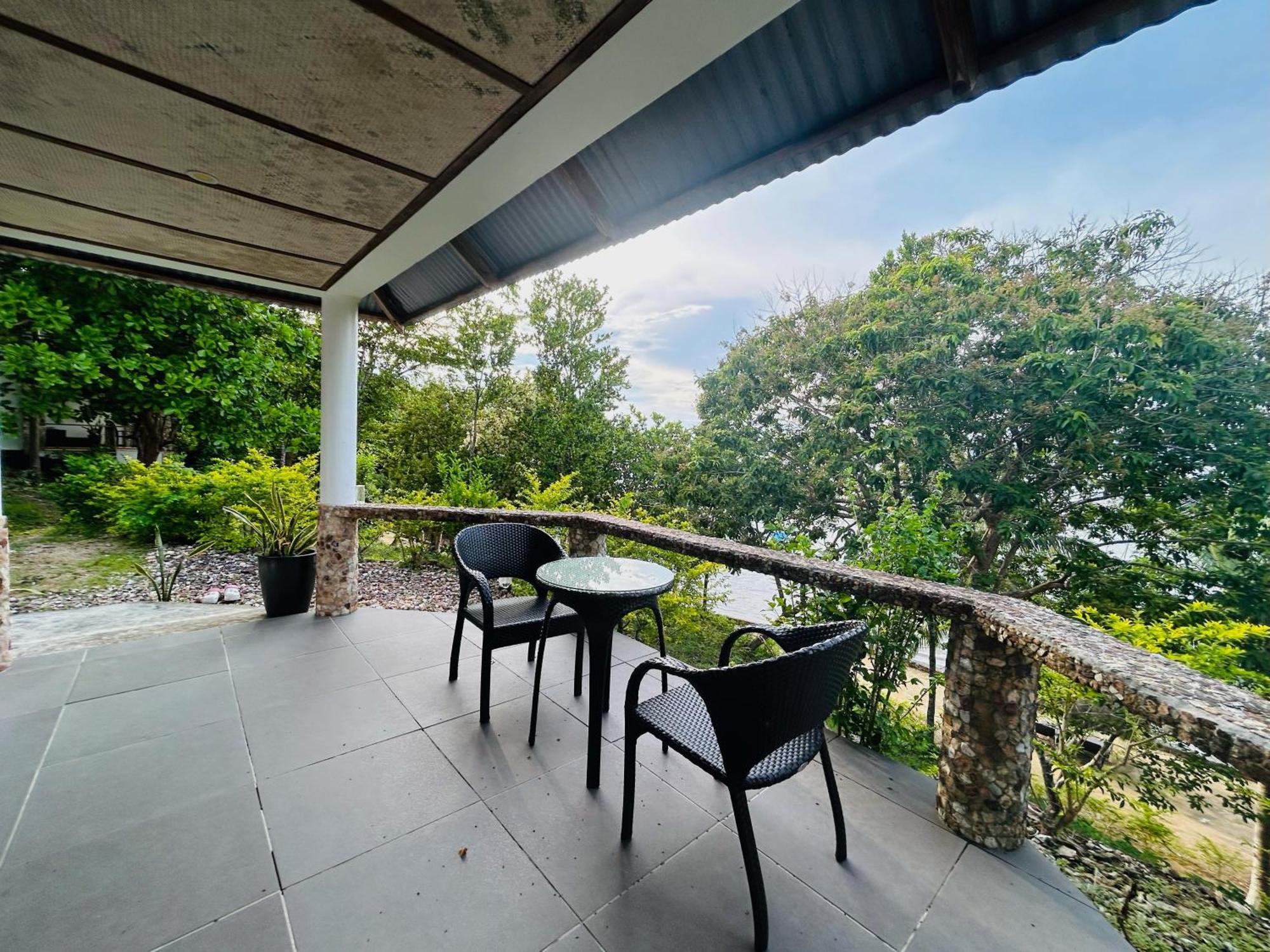 Deluxe Garden View Room