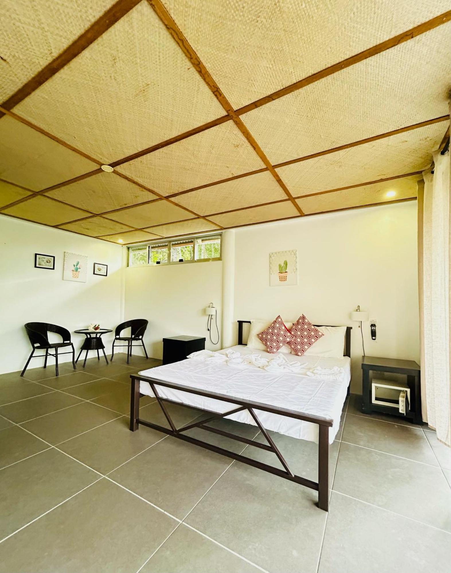 Deluxe Garden View Room