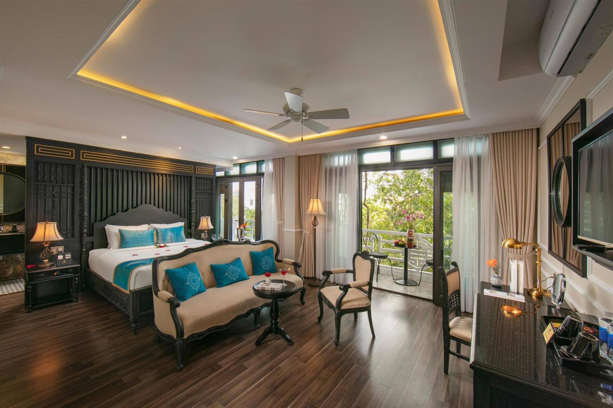 Premium Double with Balcony and City View,1693281805:JPEG