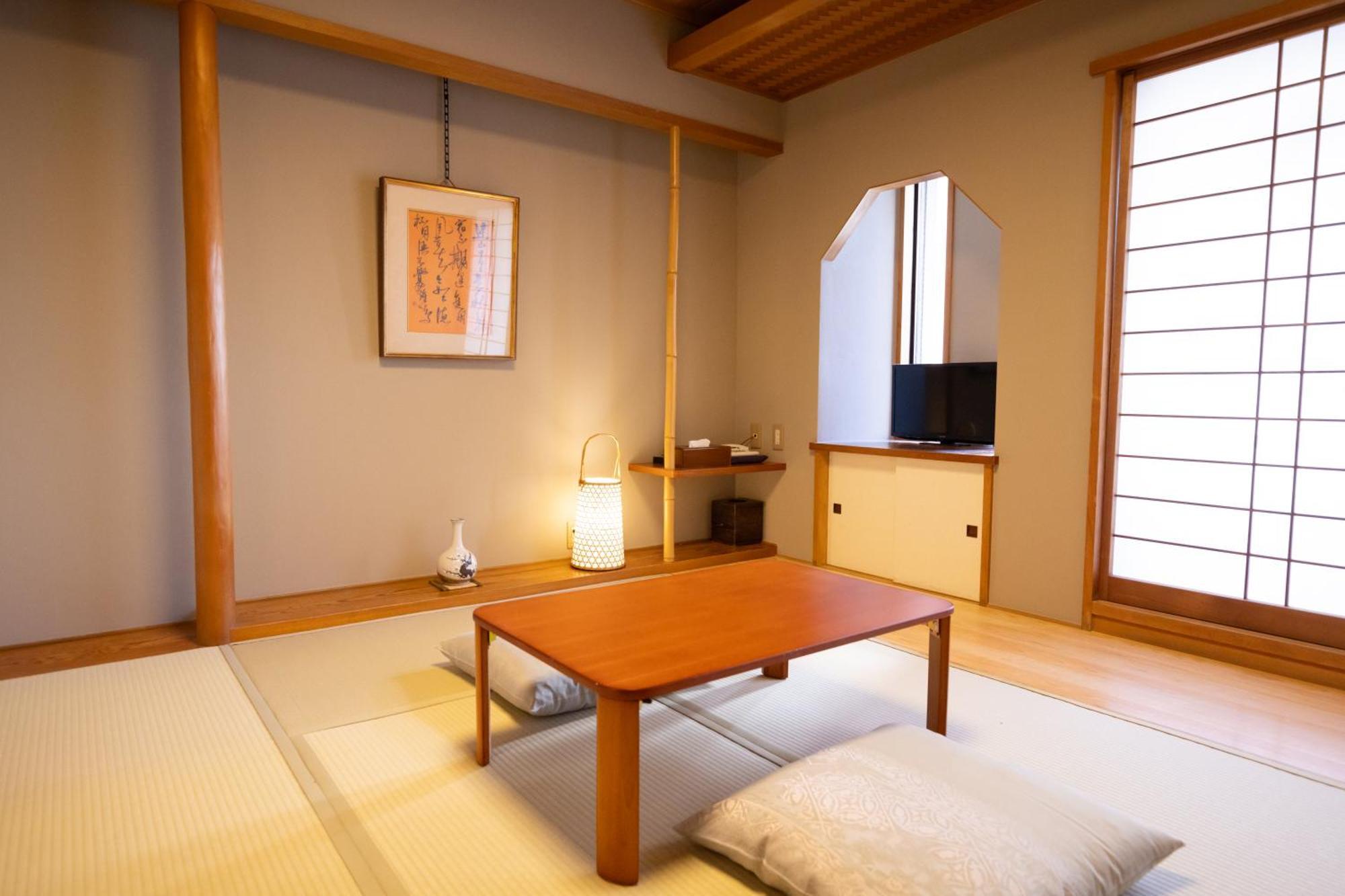 【Partly Renovated】Japanese-Style Twin Room KIKU Non-Smoking No Meals