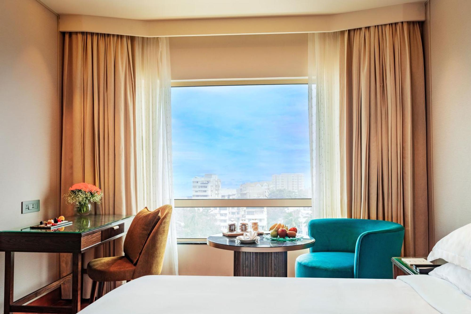 Superior Room City View Twin Bed