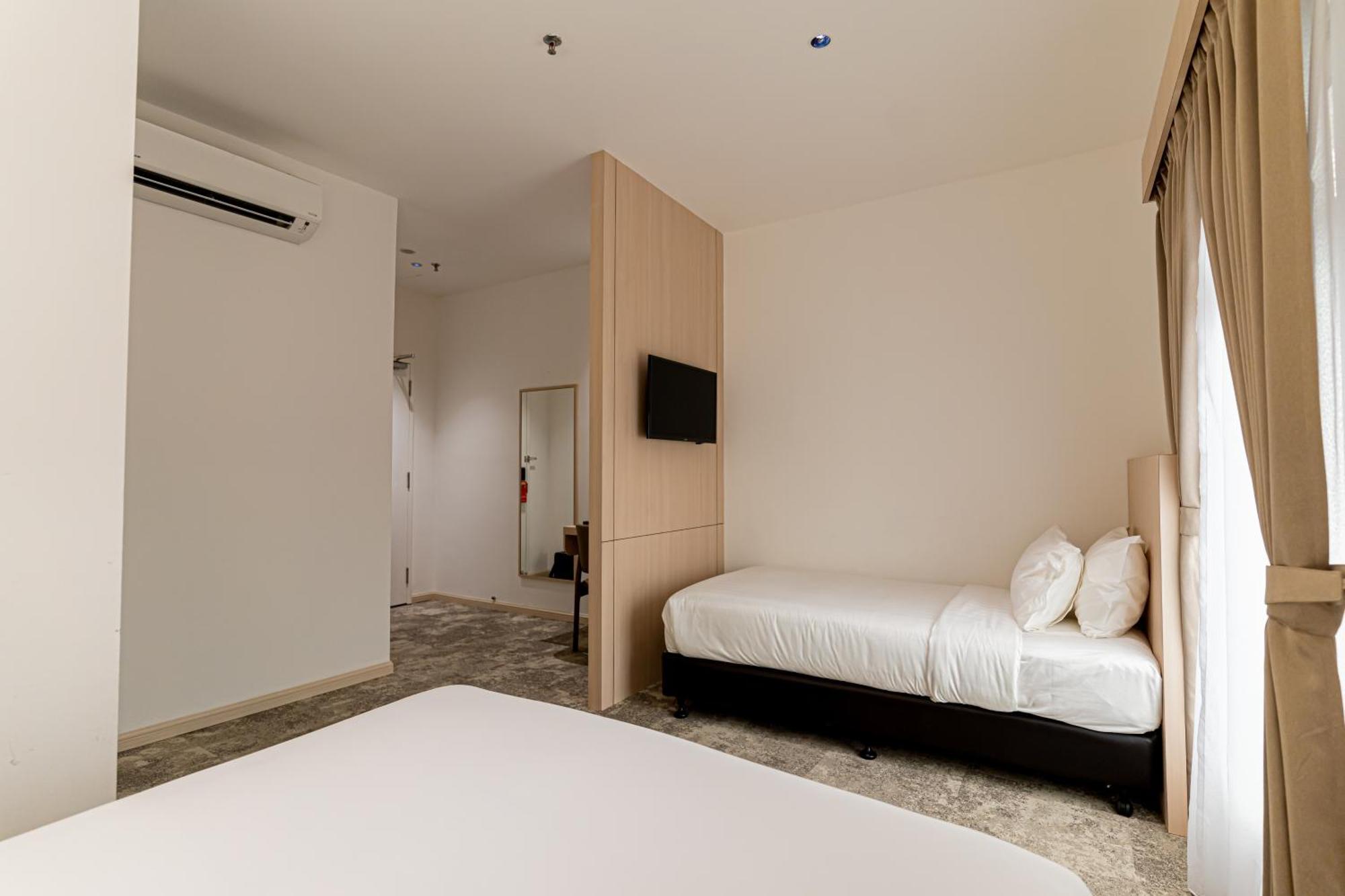 Family Room,1704988189:JPEG