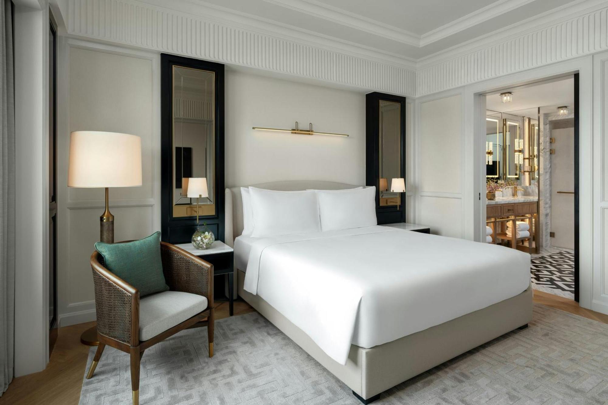 Deluxe King Room - Mobility Accessible,1706807808:JPEG