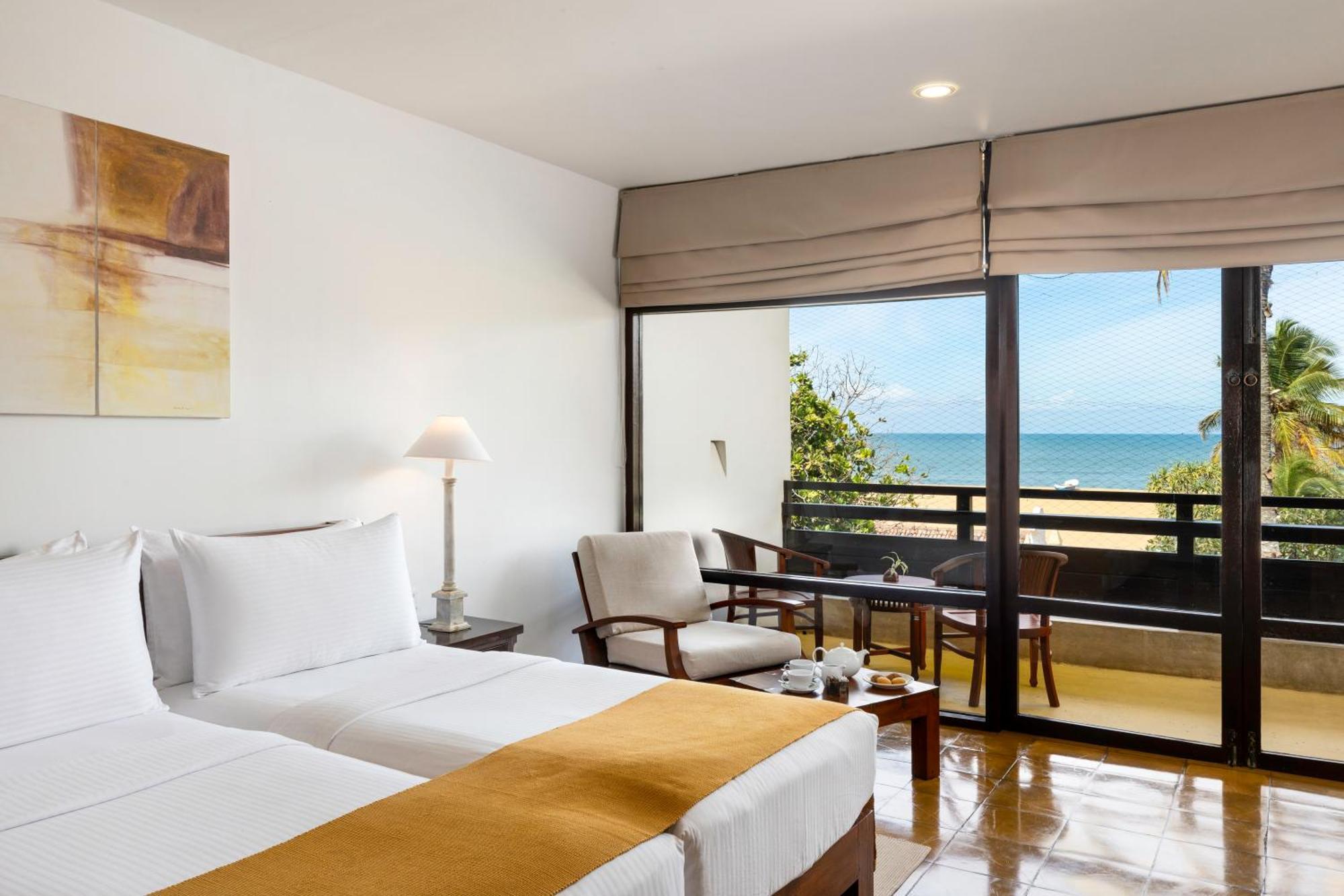 Deluxe Twin Room Sea View at Center Point Black Coral & at Seaside Social restaurants
