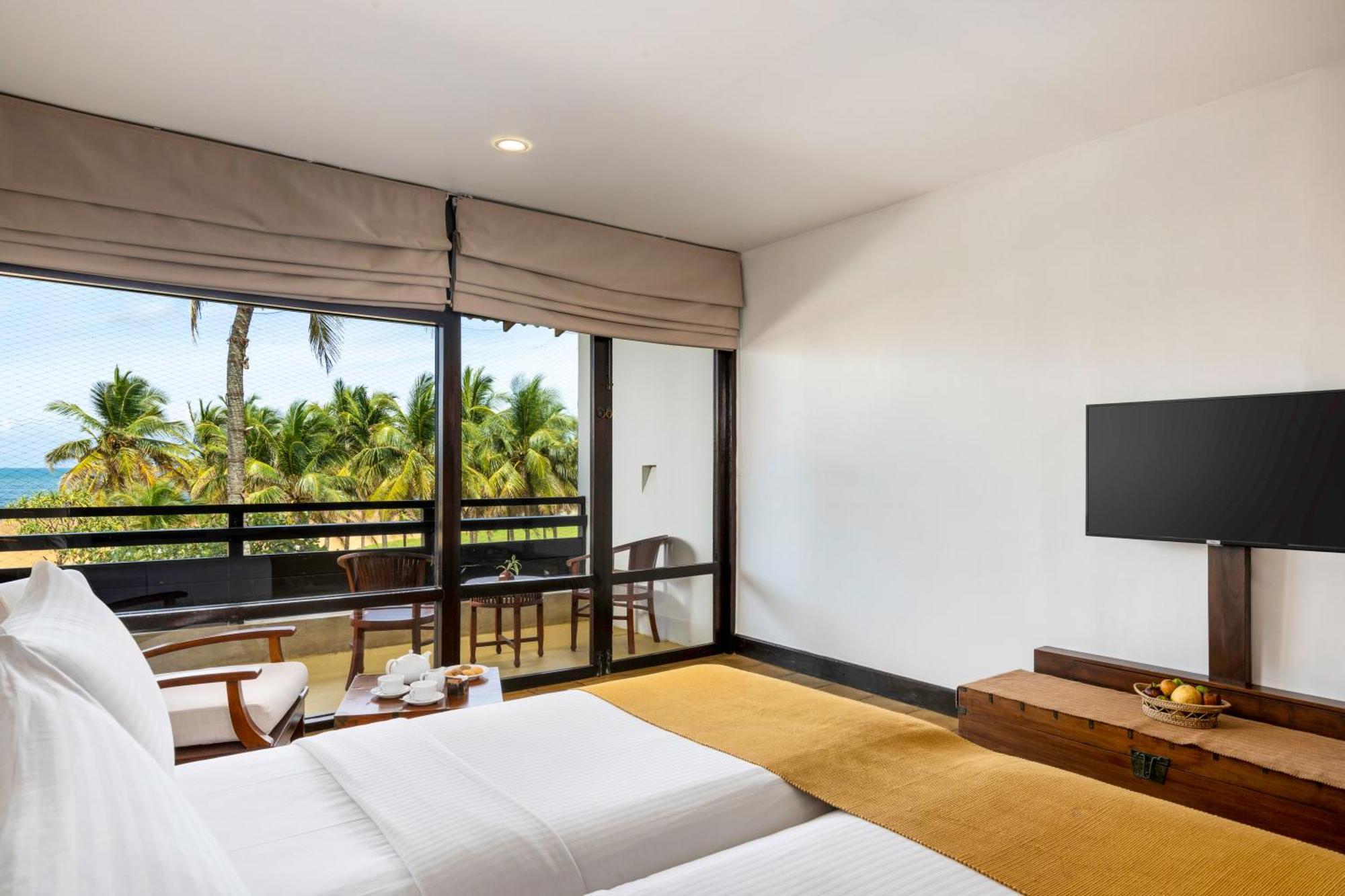 Deluxe Twin Room Sea View at Center Point Black Coral & at Seaside Social restaurants