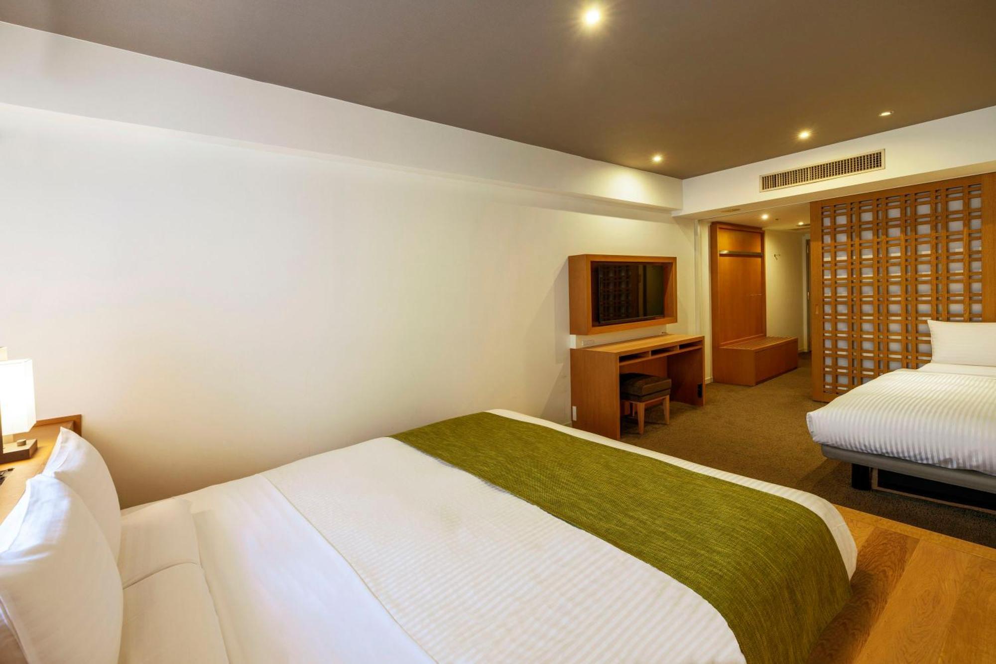 Comfort King Room Sofa Bed Non-Smoking