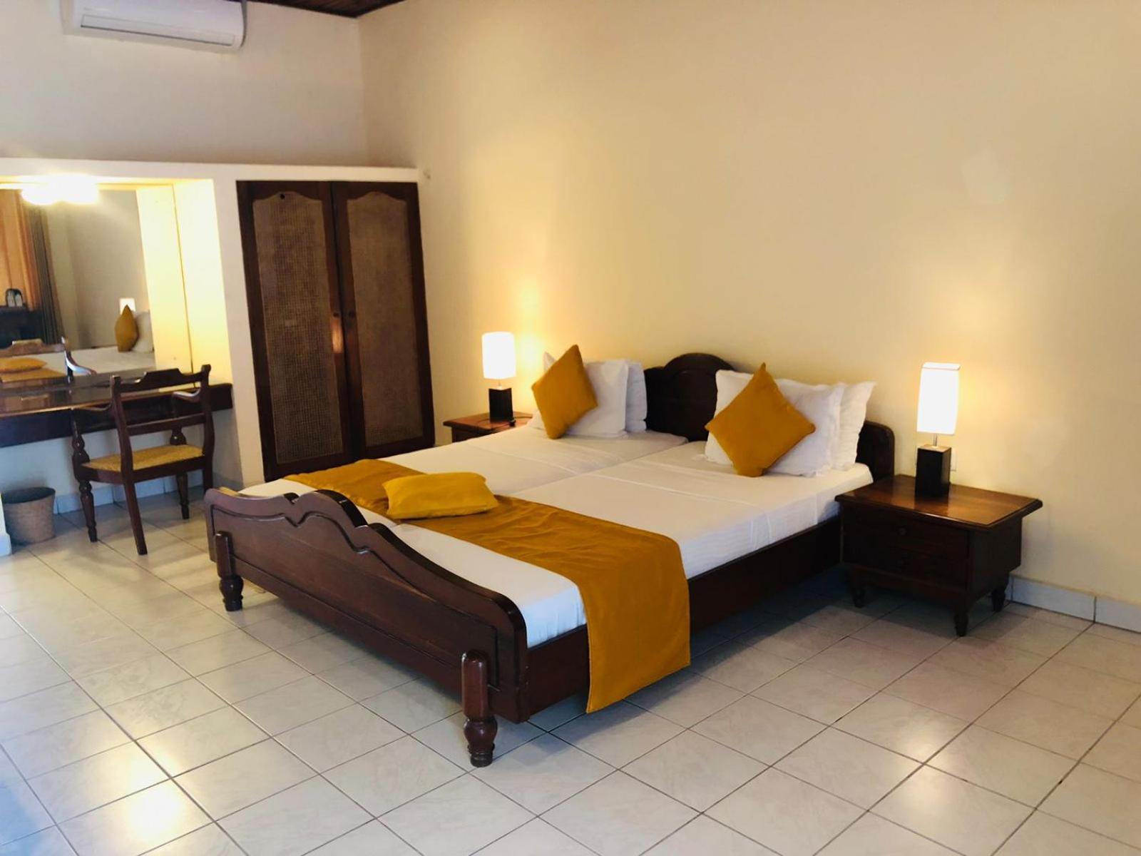 Deluxe Double Room (2 Adults + 1 Child),1701313607:JPEG