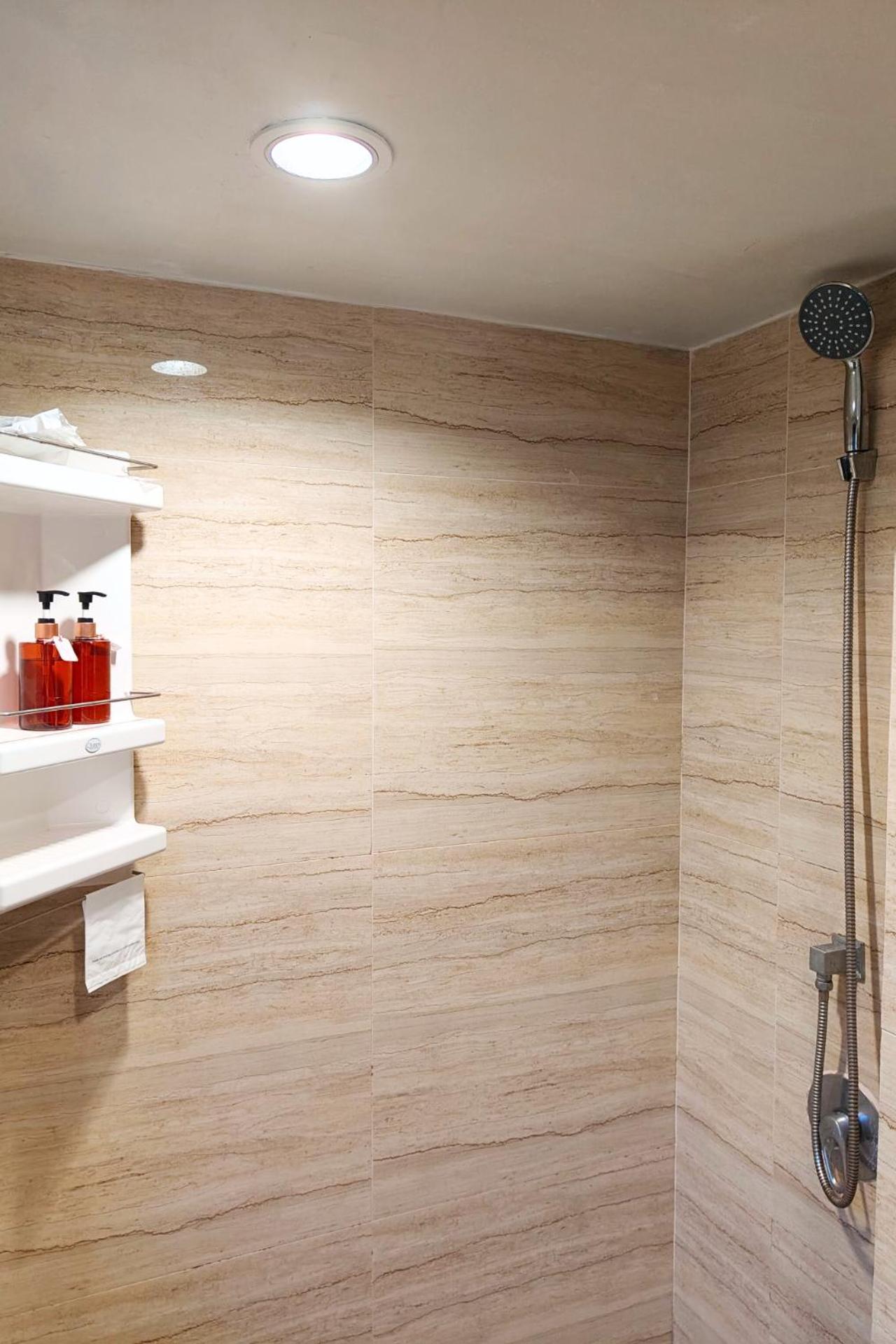 Deluxe Twin Room with Window,1722935931:JPEG